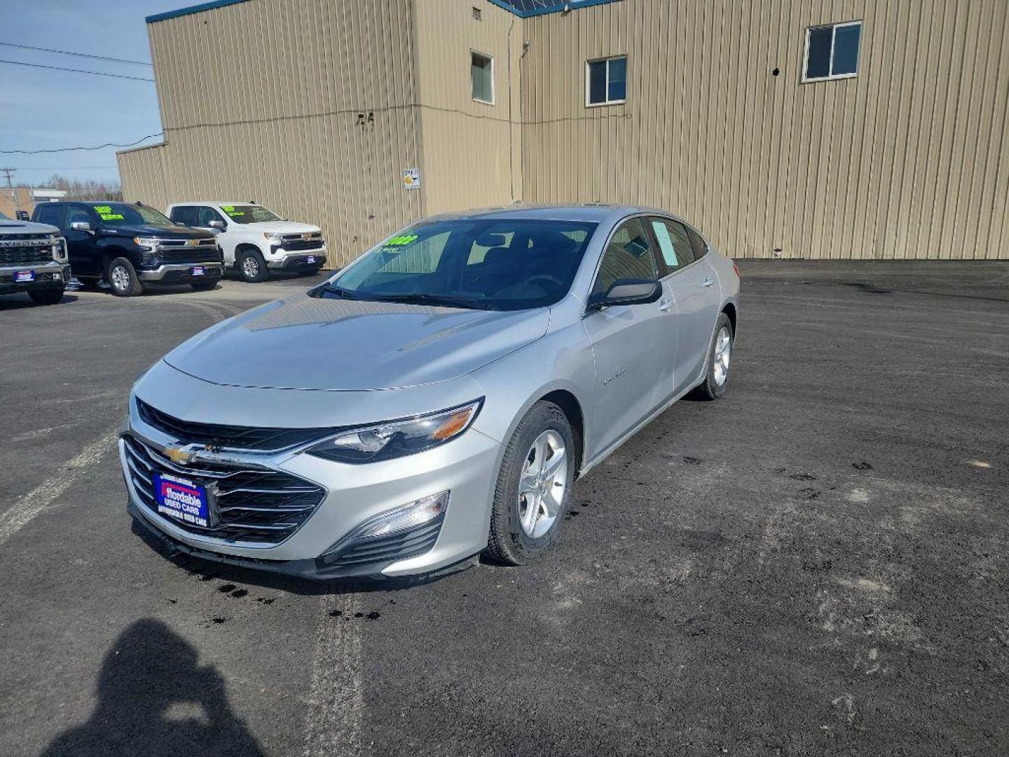 2022 SILVER CHEVROLET MALIBU LS (1G1ZB5STXNF) with an 1.5L engine, Continuously Variable transmission, located at 2525 S. Cushman, Fairbanks, AK, 99701, (907) 452-5707, 64.824036, -147.712311 - Photo#4