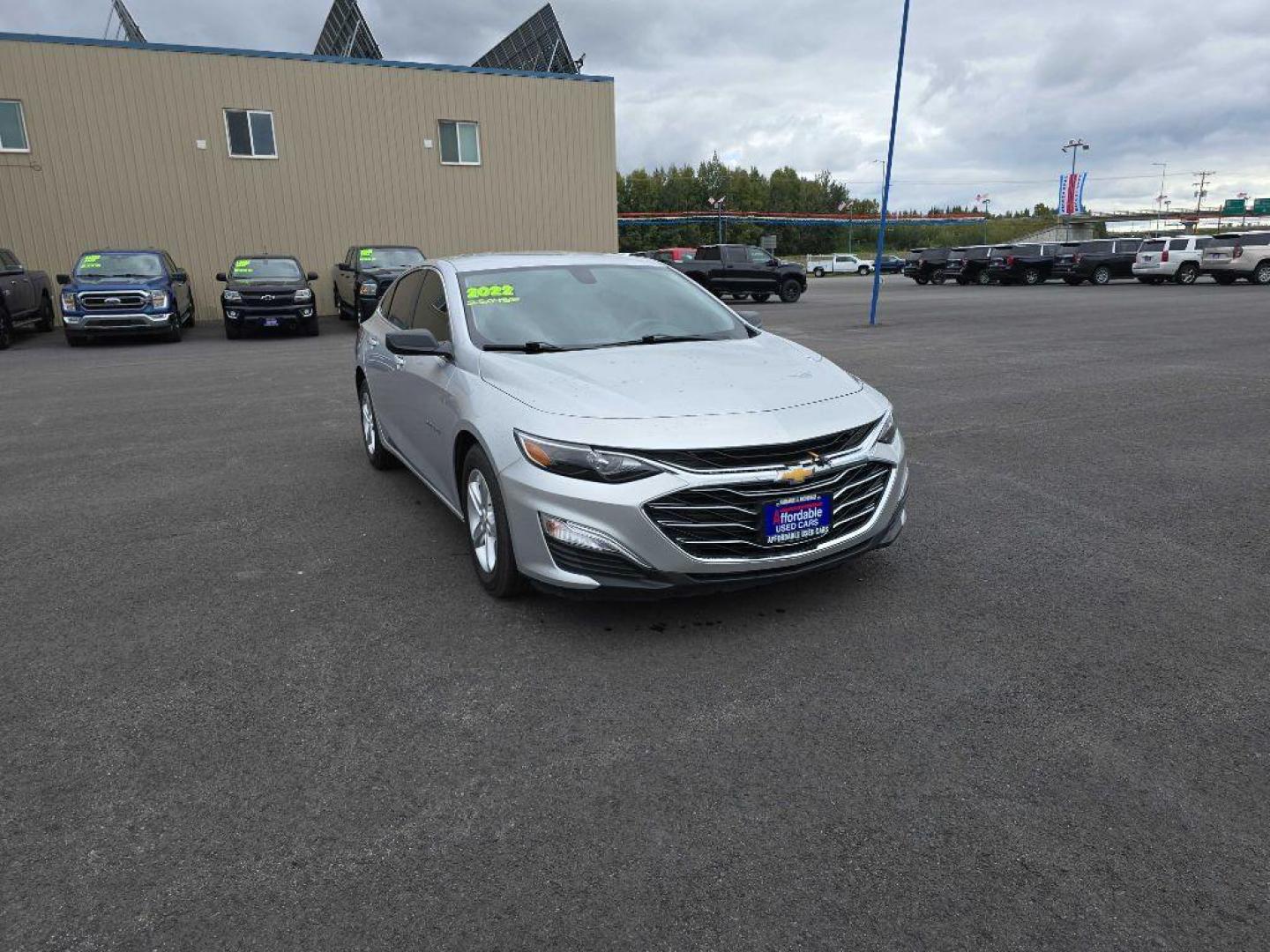 2022 SILVER CHEVROLET MALIBU LS (1G1ZB5STXNF) with an 1.5L engine, Continuously Variable transmission, located at 2525 S. Cushman, Fairbanks, AK, 99701, (907) 452-5707, 64.824036, -147.712311 - Photo#4