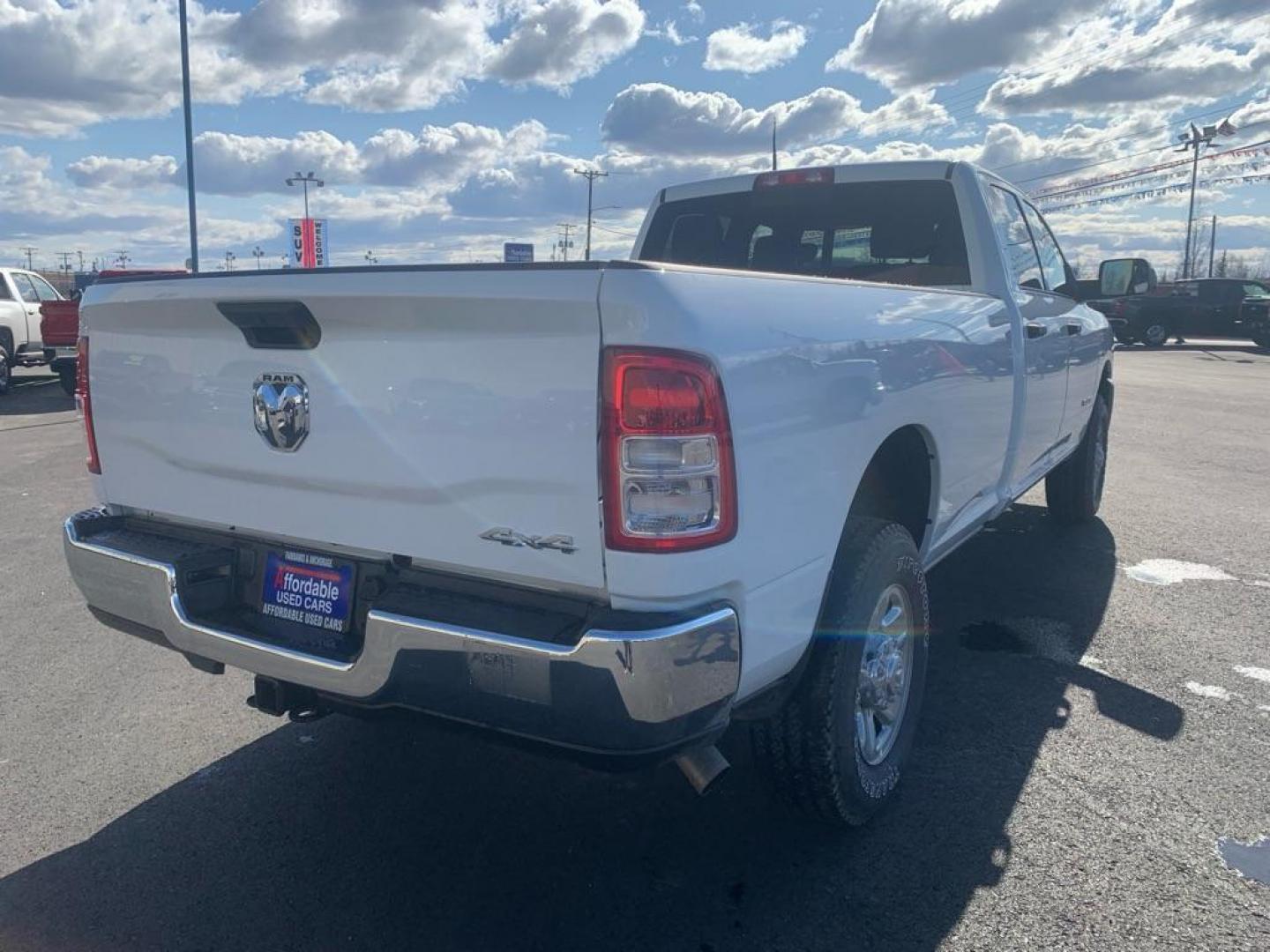 2022 WHITE RAM 3500 TRADESMAN (3C63R3GJXNG) with an 6.4L engine, Automatic transmission, located at 2525 S. Cushman, Fairbanks, AK, 99701, (907) 452-5707, 64.824036, -147.712311 - Photo#3