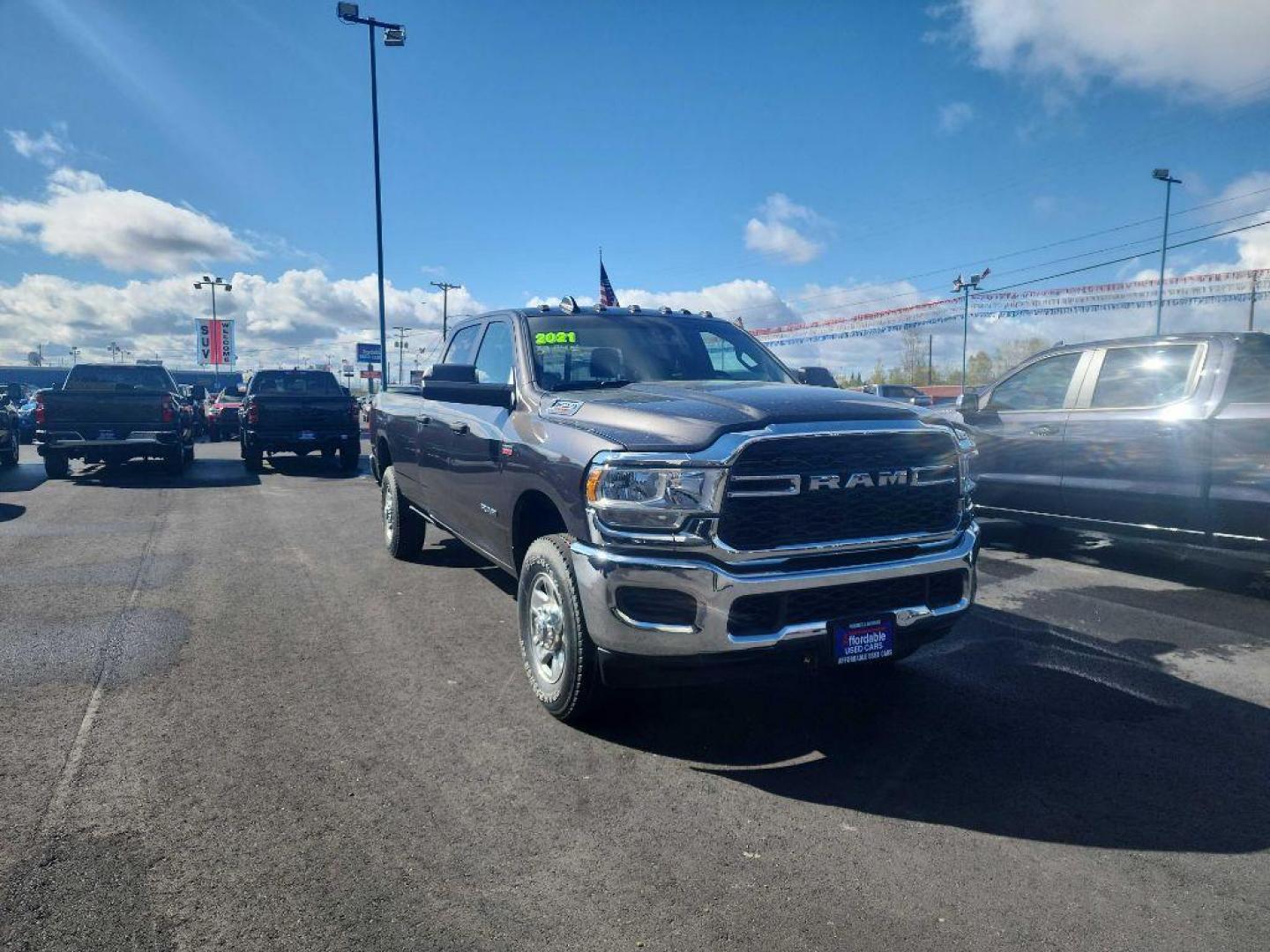 2021 GRAY RAM 2500 TRADESMAN (3C6UR5HJ7MG) with an 6.4L engine, Automatic transmission, located at 2525 S. Cushman, Fairbanks, AK, 99701, (907) 452-5707, 64.824036, -147.712311 - Photo#5