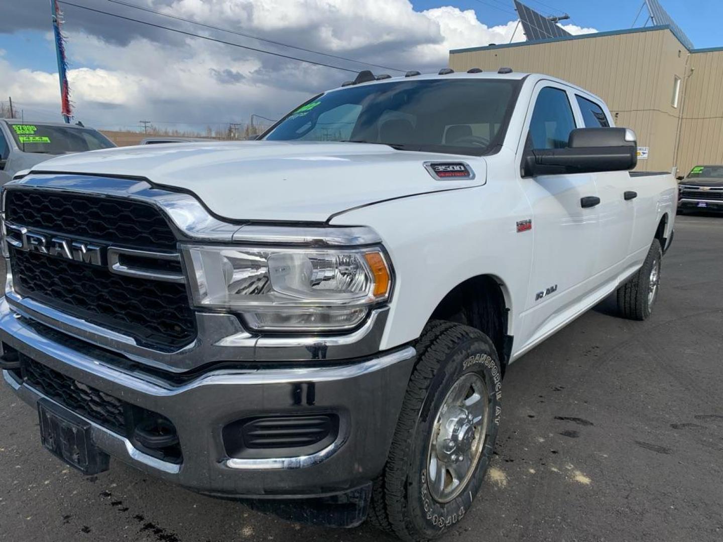 2022 WHITE RAM 3500 TRADESMAN (3C63R3GJ8NG) with an 6.4L engine, Automatic transmission, located at 2525 S. Cushman, Fairbanks, AK, 99701, (907) 452-5707, 64.824036, -147.712311 - Photo#1