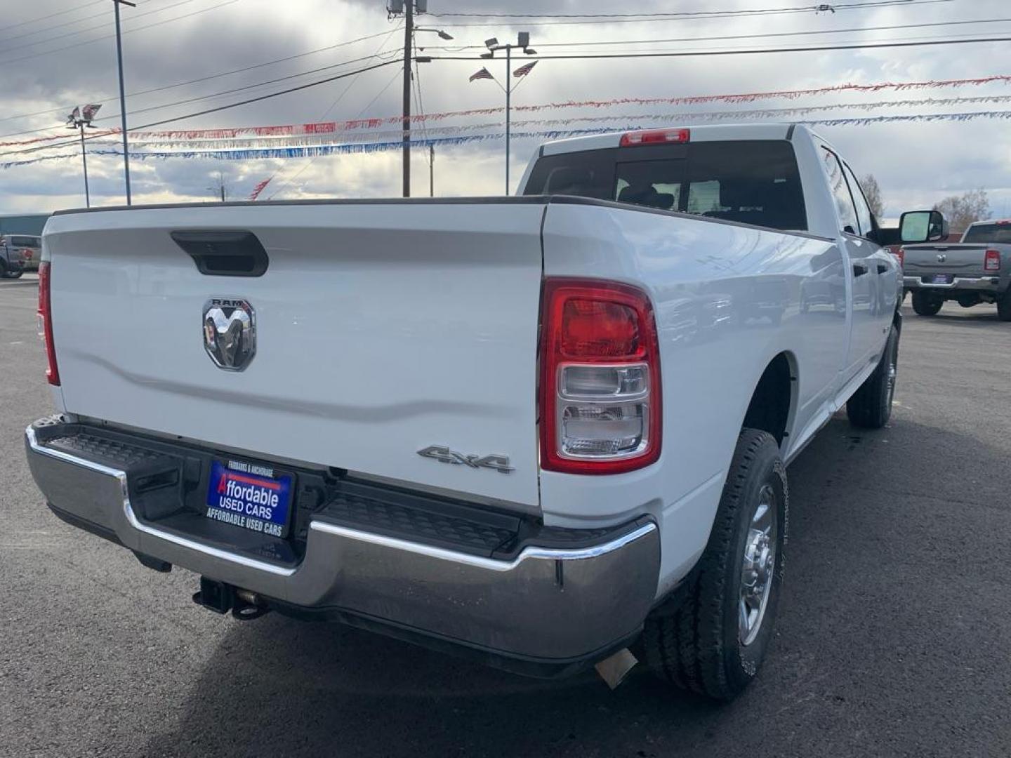 2022 WHITE RAM 3500 TRADESMAN (3C63R3GJ8NG) with an 6.4L engine, Automatic transmission, located at 2525 S. Cushman, Fairbanks, AK, 99701, (907) 452-5707, 64.824036, -147.712311 - Photo#3