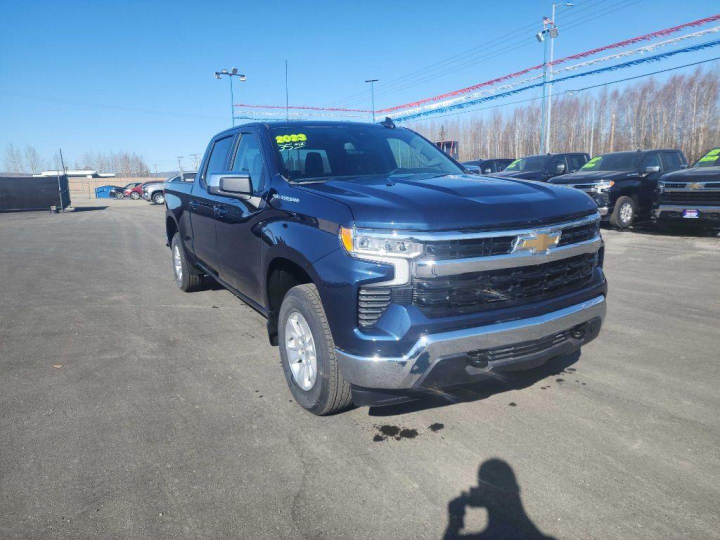 2023 BLUE CHEVROLET SILVERADO 1500 LT (3GCUDDED0PG) with an 5.3L engine, Automatic transmission, located at 2525 S. Cushman, Fairbanks, AK, 99701, (907) 452-5707, 64.824036, -147.712311 - Photo#0