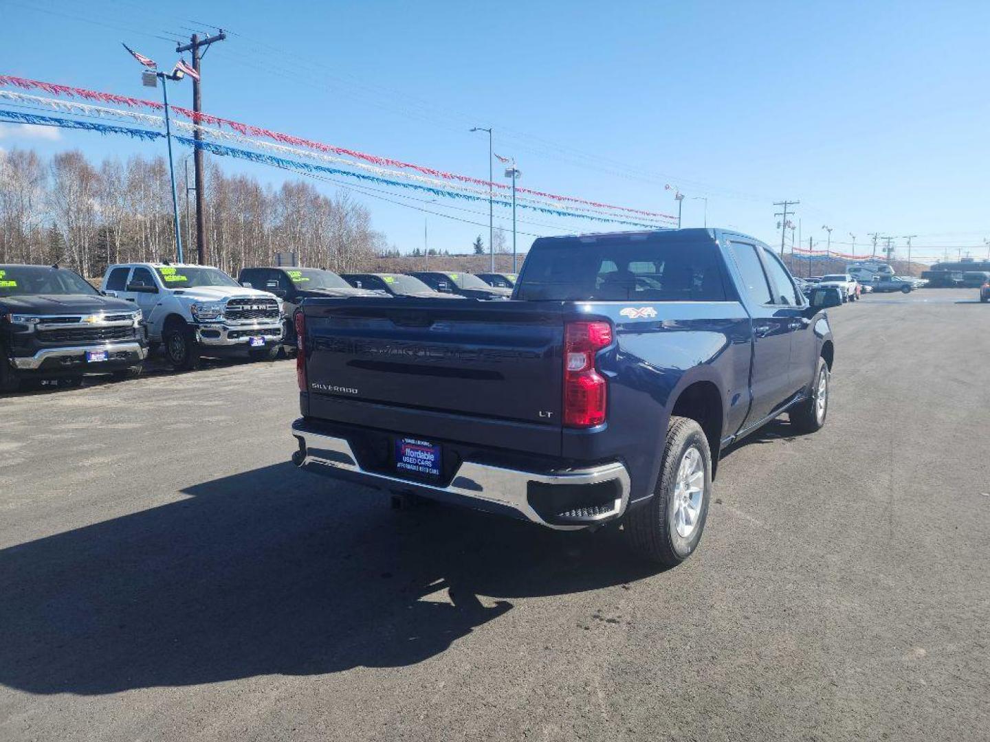 2023 BLUE CHEVROLET SILVERADO 1500 LT (3GCUDDED0PG) with an 5.3L engine, Automatic transmission, located at 2525 S. Cushman, Fairbanks, AK, 99701, (907) 452-5707, 64.824036, -147.712311 - Photo#2