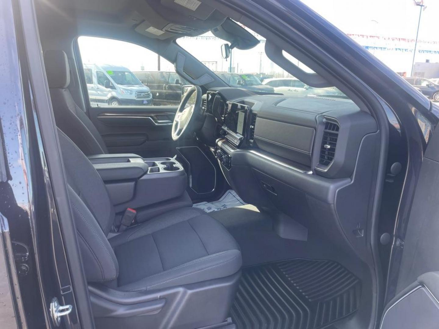 2023 BLACK CHEVROLET SILVERADO 1500 LT (3GCUDDED0PG) with an 5.3L engine, Automatic transmission, located at 2525 S. Cushman, Fairbanks, AK, 99701, (907) 452-5707, 64.824036, -147.712311 - Photo#5