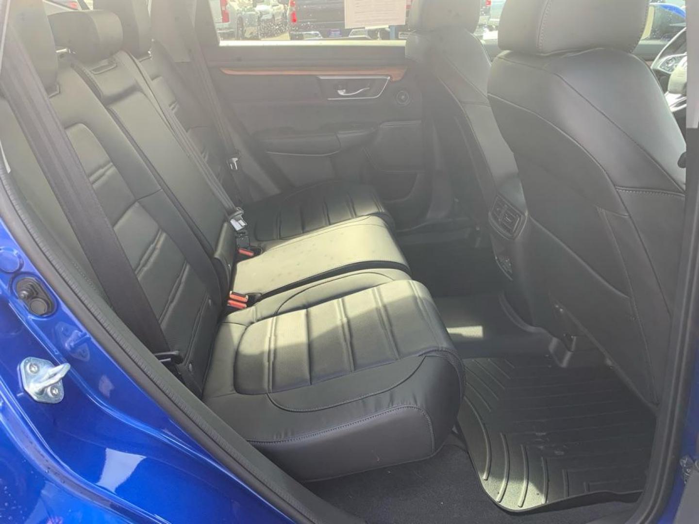 2022 BLUE HONDA CR-V EXL (7FARW2H88NE) with an 1.5L engine, Automatic transmission, located at 2525 S. Cushman, Fairbanks, AK, 99701, (907) 452-5707, 64.824036, -147.712311 - Photo#5