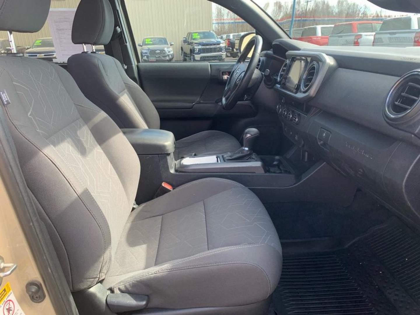 2017 TAN TOYOTA TACOMA DOUBLE CAB (3TMDZ5BN4HM) with an 3.5L engine, Automatic transmission, located at 2525 S. Cushman, Fairbanks, AK, 99701, (907) 452-5707, 64.824036, -147.712311 - Photo#4