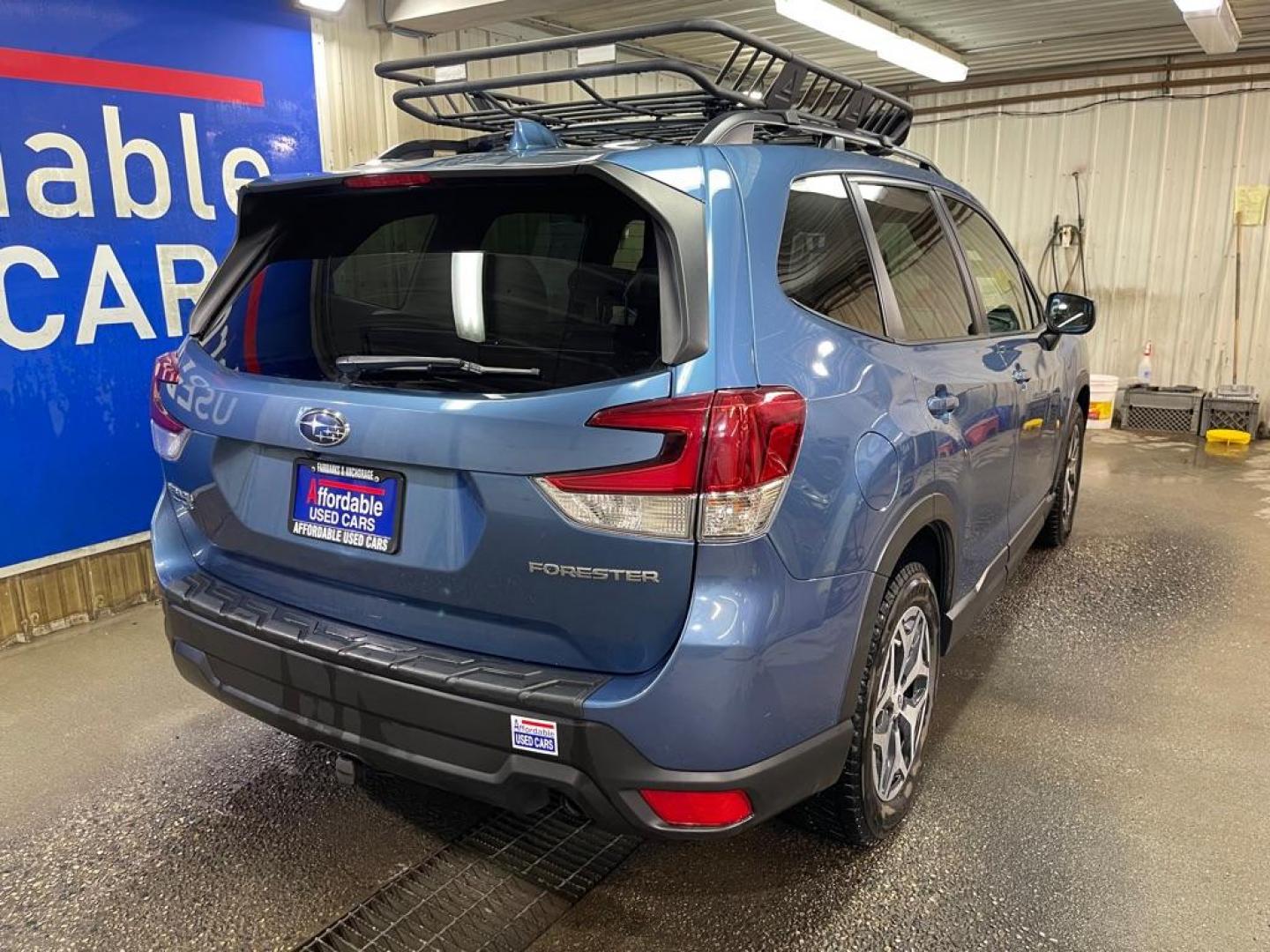 2020 BLUE SUBARU FORESTER PREMIUM (JF2SKAJC1LH) with an 2.5L engine, Automatic transmission, located at 2525 S. Cushman, Fairbanks, AK, 99701, (907) 452-5707, 64.824036, -147.712311 - Photo#2