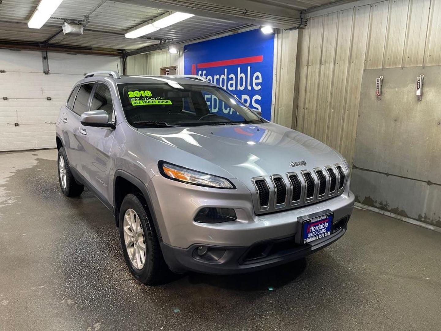 2018 SILVER JEEP CHEROKEE LATITUDE PLUS (1C4PJMLX7JD) with an 3.2L engine, Automatic transmission, located at 2525 S. Cushman, Fairbanks, AK, 99701, (907) 452-5707, 64.824036, -147.712311 - Photo#0