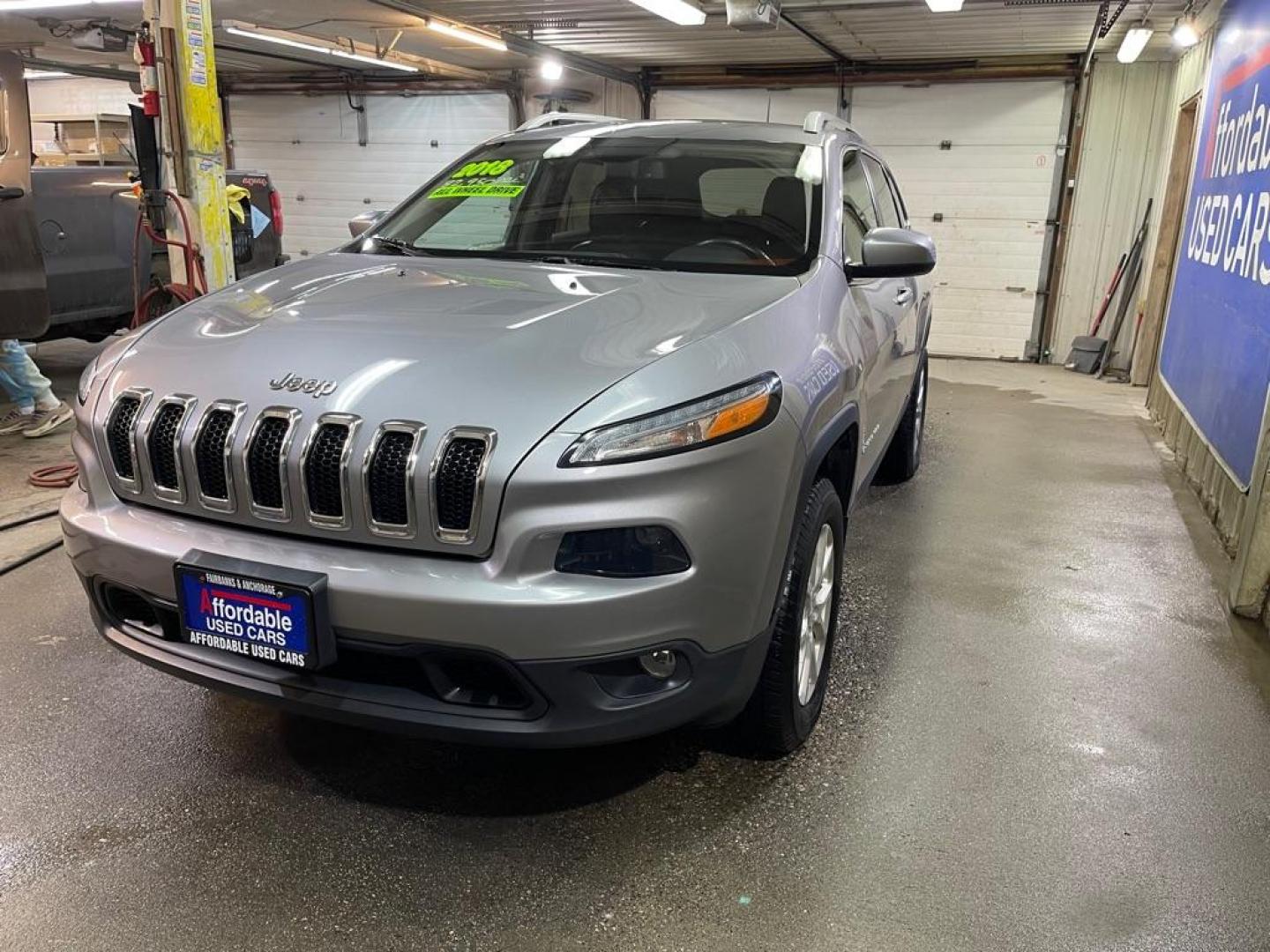 2018 SILVER JEEP CHEROKEE LATITUDE PLUS (1C4PJMLX7JD) with an 3.2L engine, Automatic transmission, located at 2525 S. Cushman, Fairbanks, AK, 99701, (907) 452-5707, 64.824036, -147.712311 - Photo#1