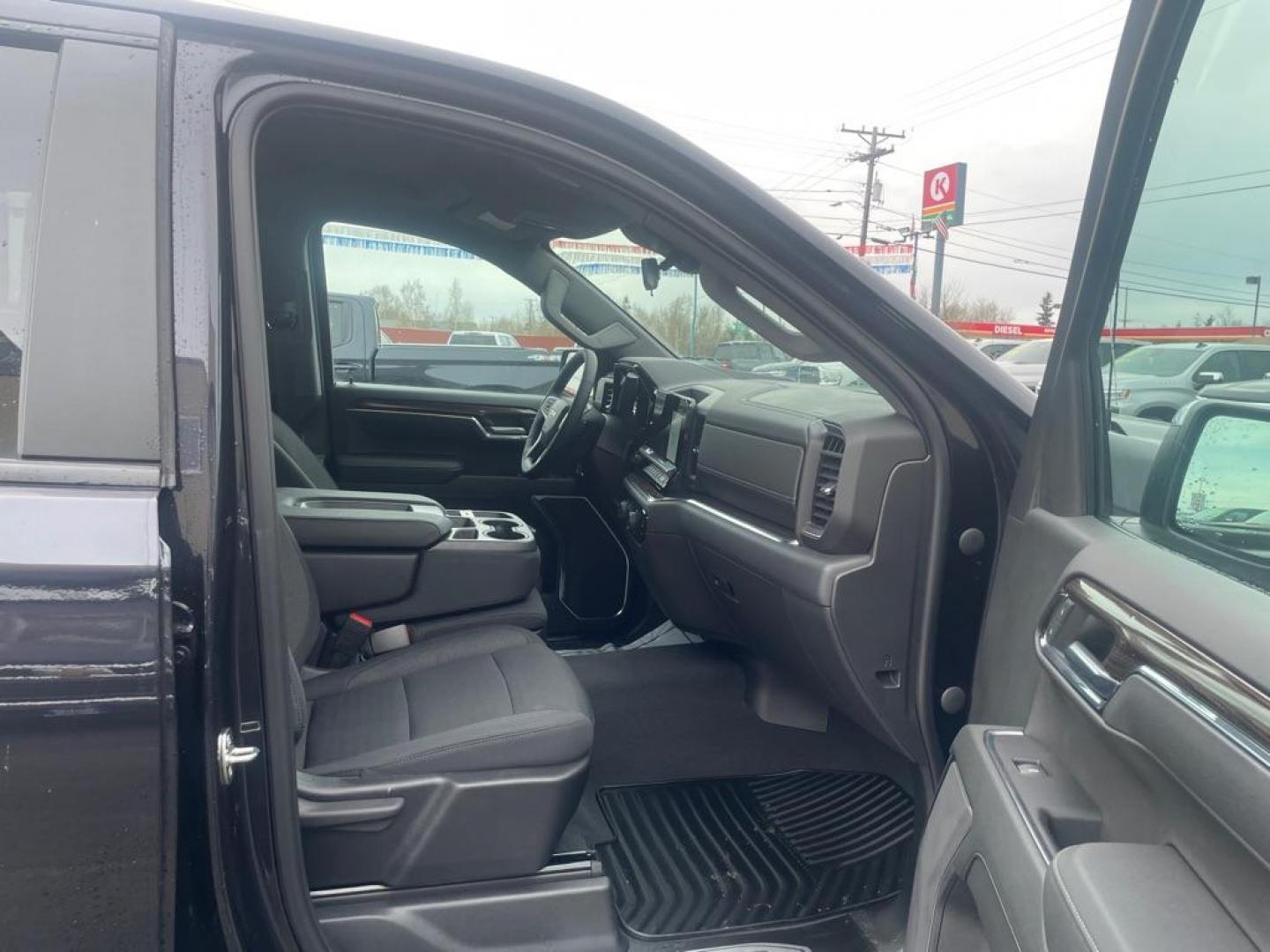 2023 GRAY CHEVROLET SILVERADO 1500 LT (3GCUDDED8PG) with an 5.3L engine, Automatic transmission, located at 2525 S. Cushman, Fairbanks, AK, 99701, (907) 452-5707, 64.824036, -147.712311 - Photo#5