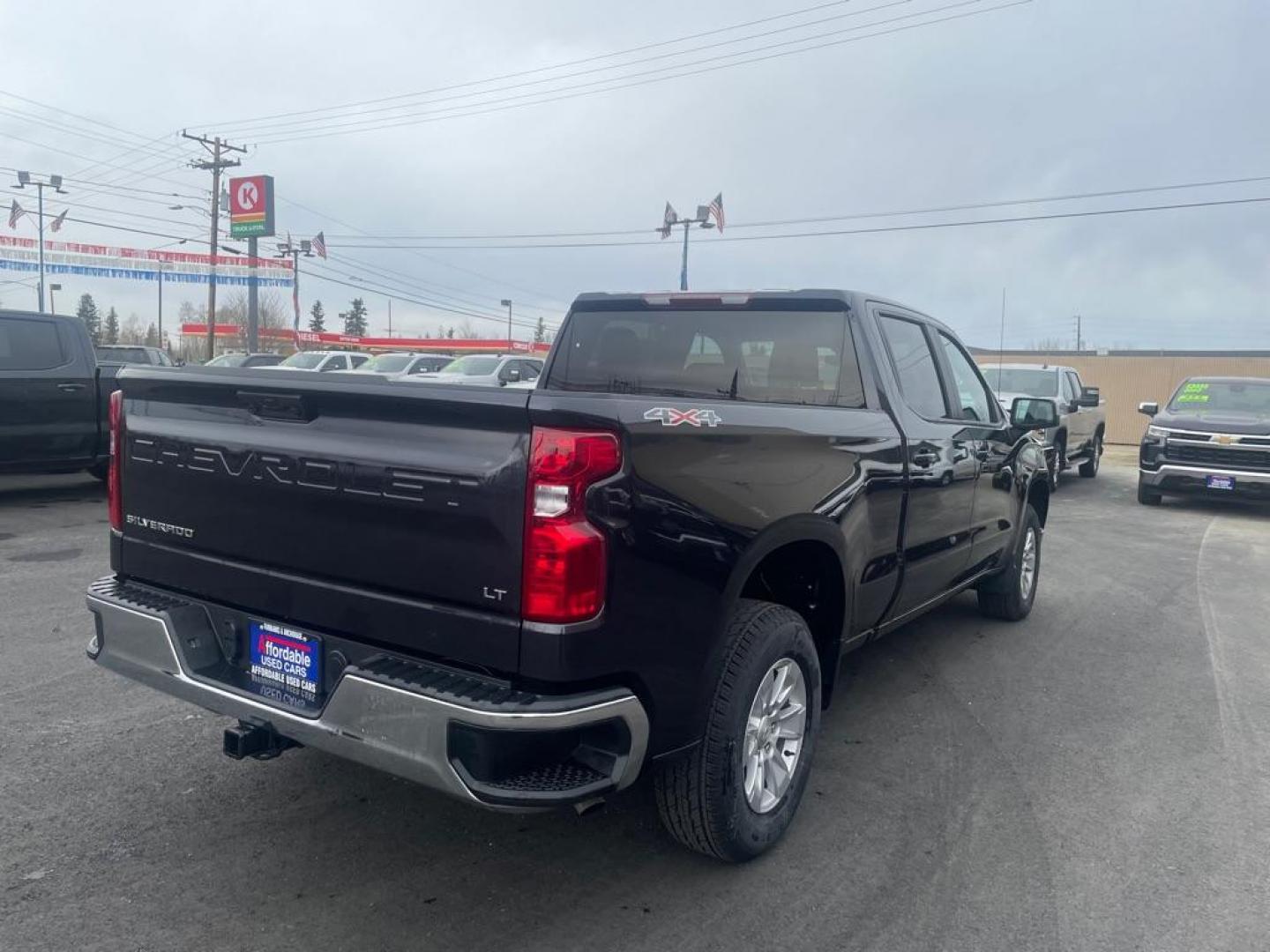 2023 GRAY CHEVROLET SILVERADO 1500 LT (3GCUDDED8PG) with an 5.3L engine, Automatic transmission, located at 2525 S. Cushman, Fairbanks, AK, 99701, (907) 452-5707, 64.824036, -147.712311 - Photo#3