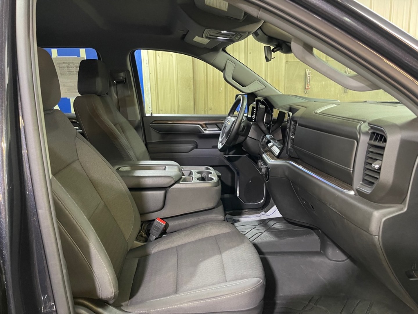 2023 BLACK CHEVROLET SILVERADO 1500 LT (2GCUDDED0P1) with an 5.3L engine, Automatic transmission, located at 2525 S. Cushman, Fairbanks, AK, 99701, (907) 452-5707, 64.824036, -147.712311- Photo#3