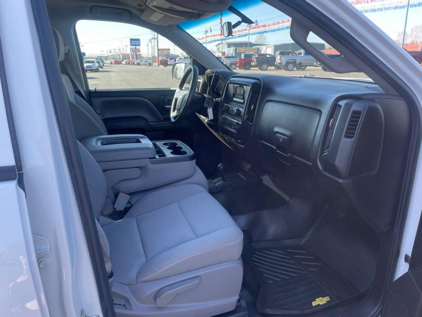 2014 WHITE CHEVROLET SILVERADO 1500 (3GCUKPEH2EG) with an 4.3L engine, Automatic transmission, located at 2525 S. Cushman, Fairbanks, AK, 99701, (907) 452-5707, 64.824036, -147.712311 - Photo#5