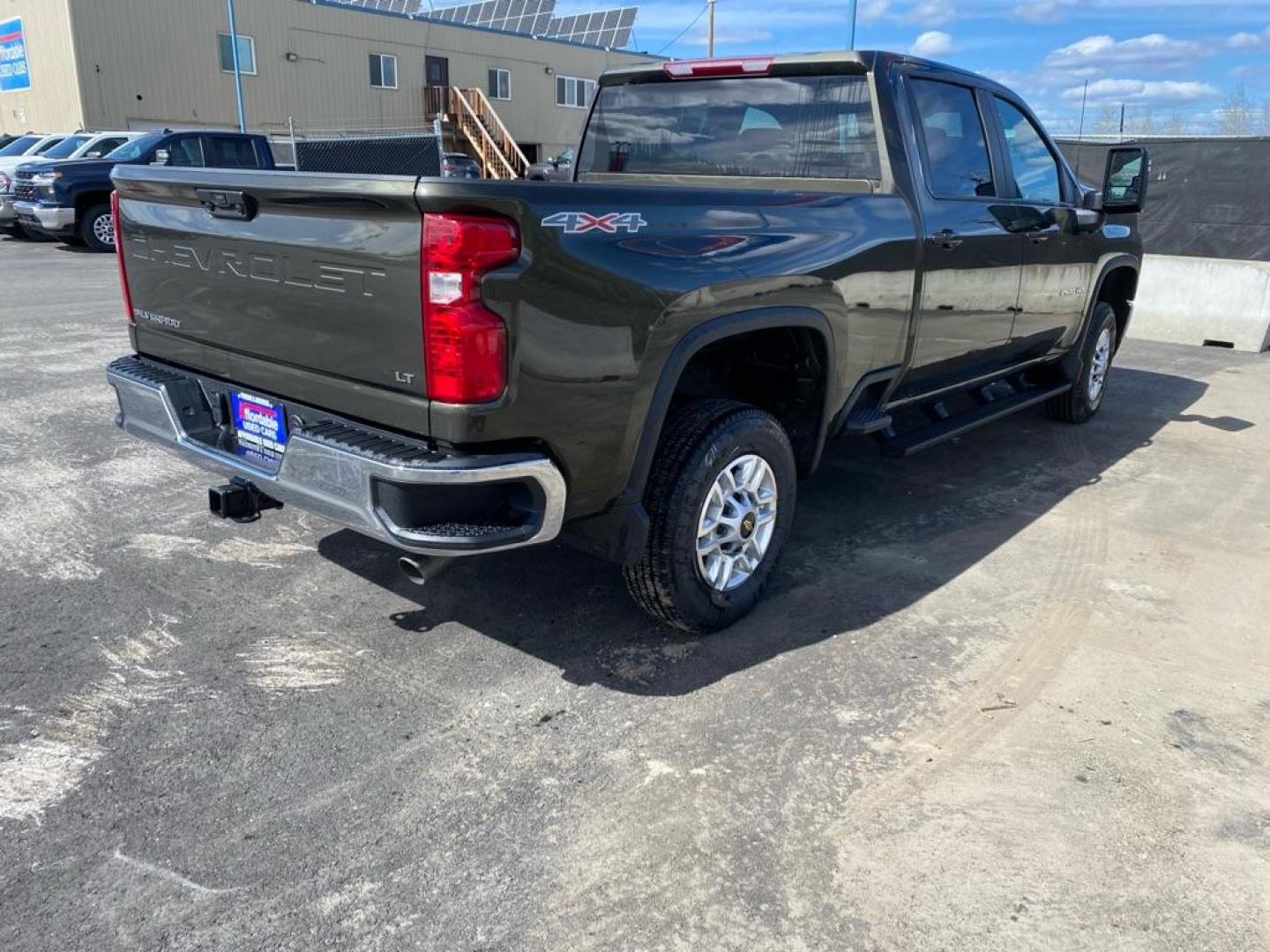 2023 GREEN CHEVROLET SILVERADO 2500 HEAVY DUTY LT (2GC4YNE70P1) with an 6.6L engine, Automatic transmission, located at 2525 S. Cushman, Fairbanks, AK, 99701, (907) 452-5707, 64.824036, -147.712311 - Photo#2