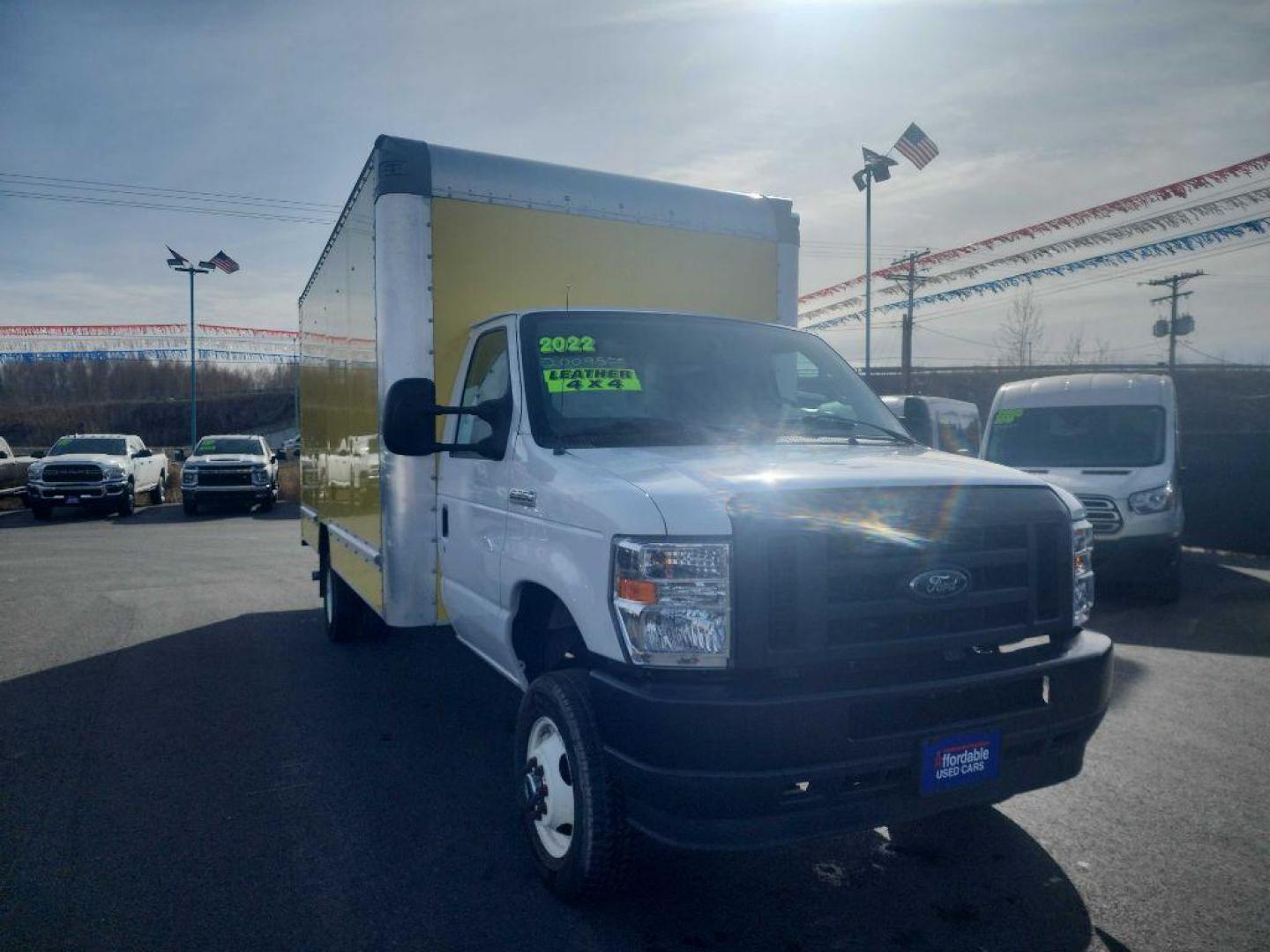 2022 YELLOW FORD ECONOLINE BOX E350 SUPER DUTY CUTAWAY VAN (1FDWE3FK3ND) with an 7.3L engine, Automatic transmission, located at 2525 S. Cushman, Fairbanks, AK, 99701, (907) 452-5707, 64.824036, -147.712311 - Photo#0