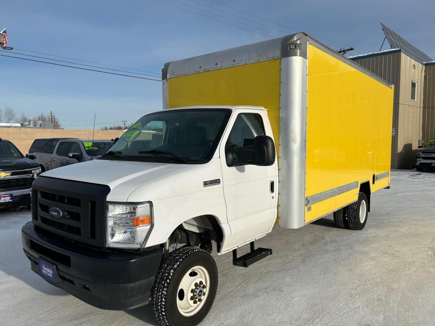 2022 YELLOW FORD ECONOLINE E350 SUPER DUTY CUTAWAY VAN (1FDWE3FK3ND) with an 7.3L engine, Automatic transmission, located at 2525 S. Cushman, Fairbanks, AK, 99701, (907) 452-5707, 64.824036, -147.712311 - Photo#0