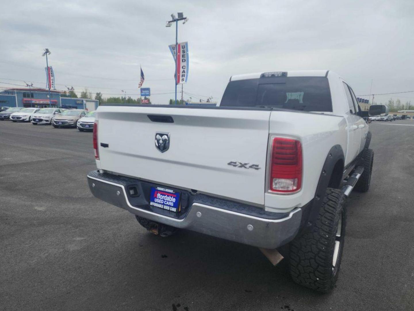 2018 WHITE RAM 2500 LARAMIE (3C6UR5NJ2JG) with an 6.4L engine, Automatic transmission, located at 2525 S. Cushman, Fairbanks, AK, 99701, (907) 452-5707, 64.824036, -147.712311 - Photo#1