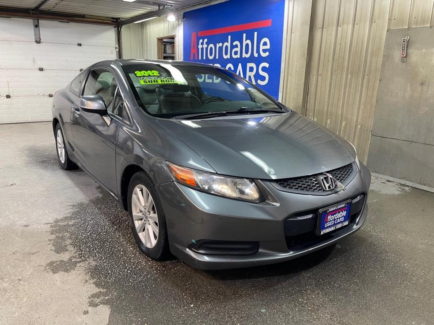 2012 GRAY HONDA CIVIC EX (2HGFG3B84CH) with an 1.8L engine, Automatic transmission, located at 2525 S. Cushman, Fairbanks, AK, 99701, (907) 452-5707, 64.824036, -147.712311 - Photo#0