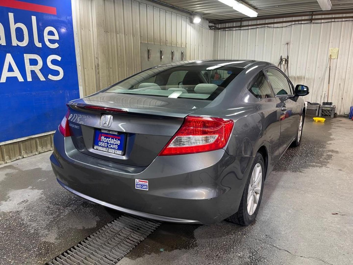 2012 GRAY HONDA CIVIC EX (2HGFG3B84CH) with an 1.8L engine, Automatic transmission, located at 2525 S. Cushman, Fairbanks, AK, 99701, (907) 452-5707, 64.824036, -147.712311 - Photo#2