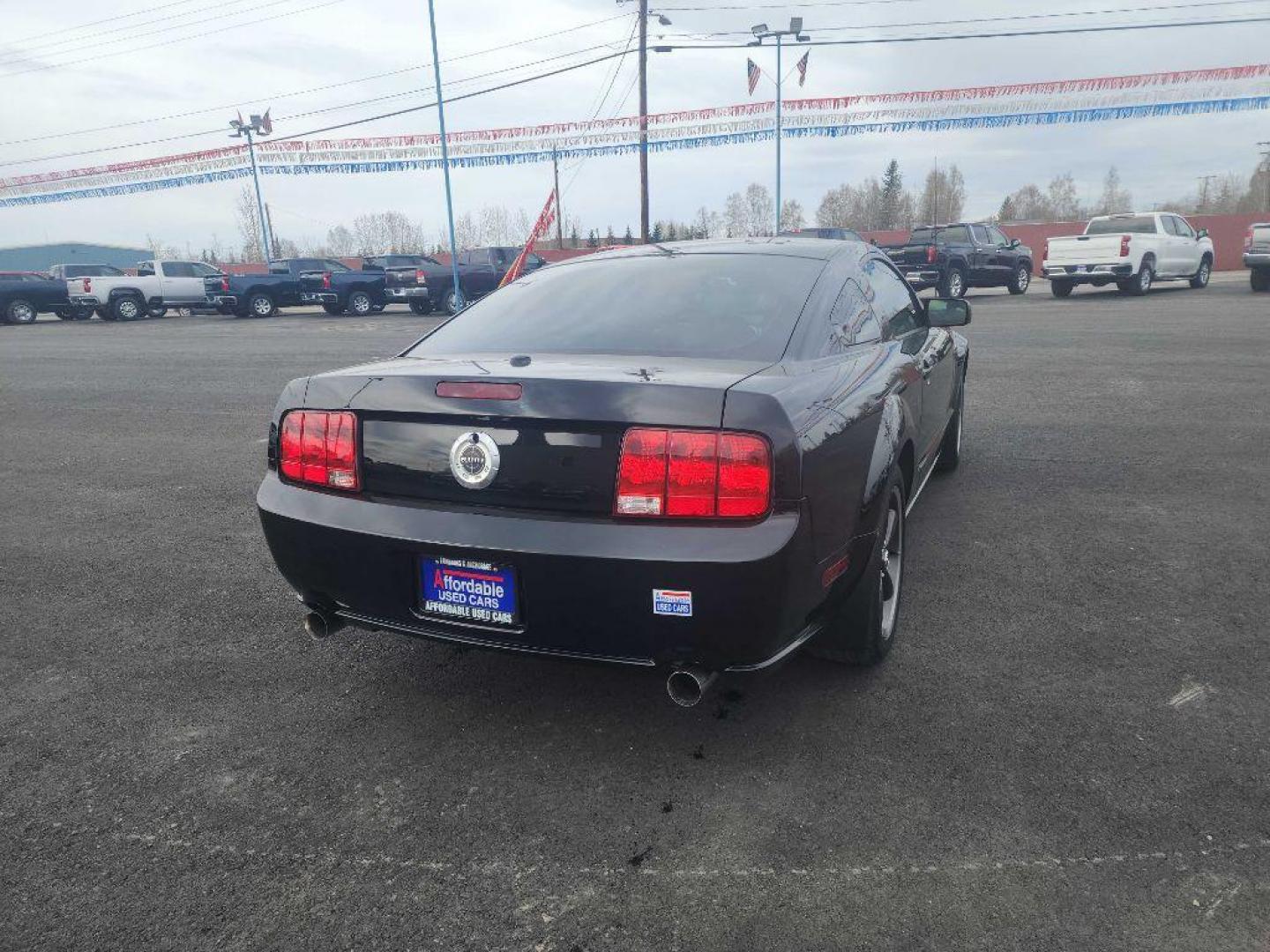 2009 BLACK FORD MUSTANG GT (1ZVHT82H695) with an 4.6L engine, Manual transmission, located at 2525 S. Cushman, Fairbanks, AK, 99701, (907) 452-5707, 64.824036, -147.712311 - Photo#2