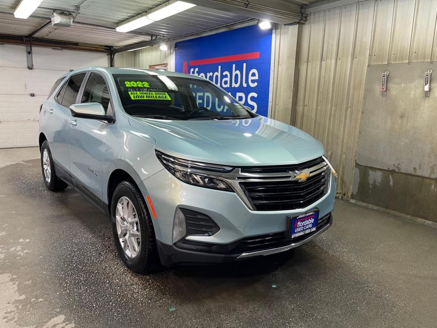 2022 BLUE CHEVROLET EQUINOX LT (2GNAXUEVXN6) with an 1.5L engine, Automatic transmission, located at 2525 S. Cushman, Fairbanks, AK, 99701, (907) 452-5707, 64.824036, -147.712311 - Photo#0