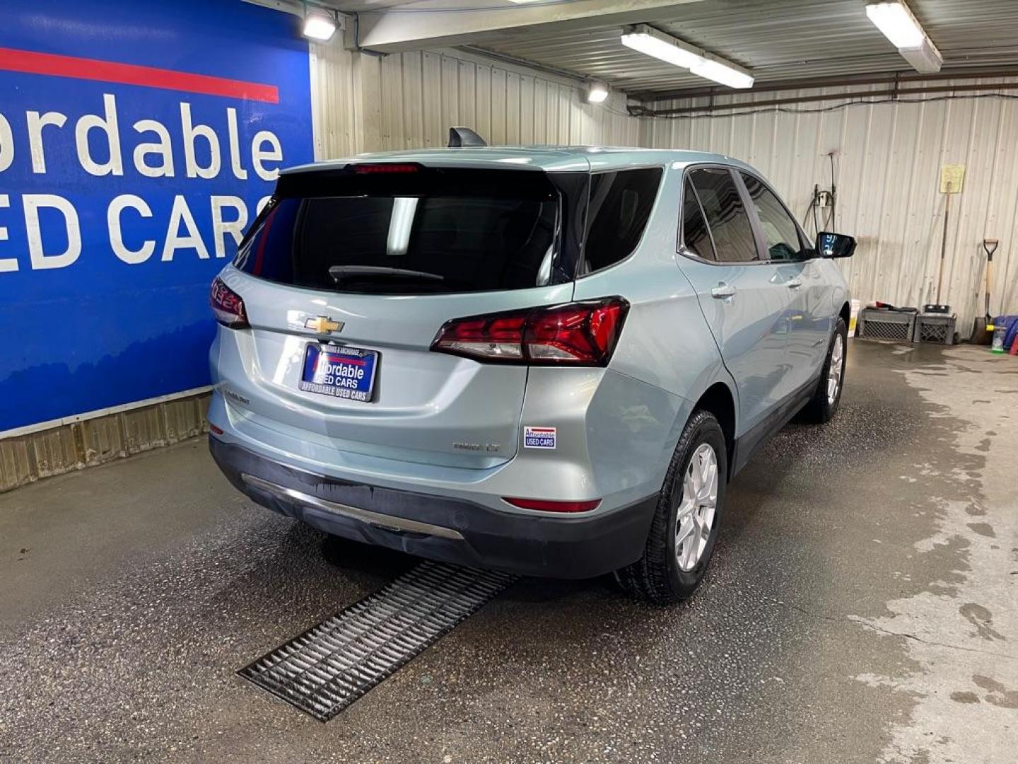 2022 BLUE CHEVROLET EQUINOX LT (2GNAXUEVXN6) with an 1.5L engine, Automatic transmission, located at 2525 S. Cushman, Fairbanks, AK, 99701, (907) 452-5707, 64.824036, -147.712311 - Photo#2