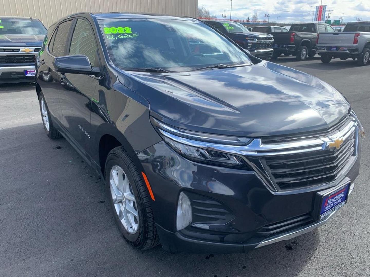 2022 GRAY CHEVROLET EQUINOX LT (2GNAXUEV9N6) with an 1.5L engine, Automatic transmission, located at 2525 S. Cushman, Fairbanks, AK, 99701, (907) 452-5707, 64.824036, -147.712311 - Photo#0