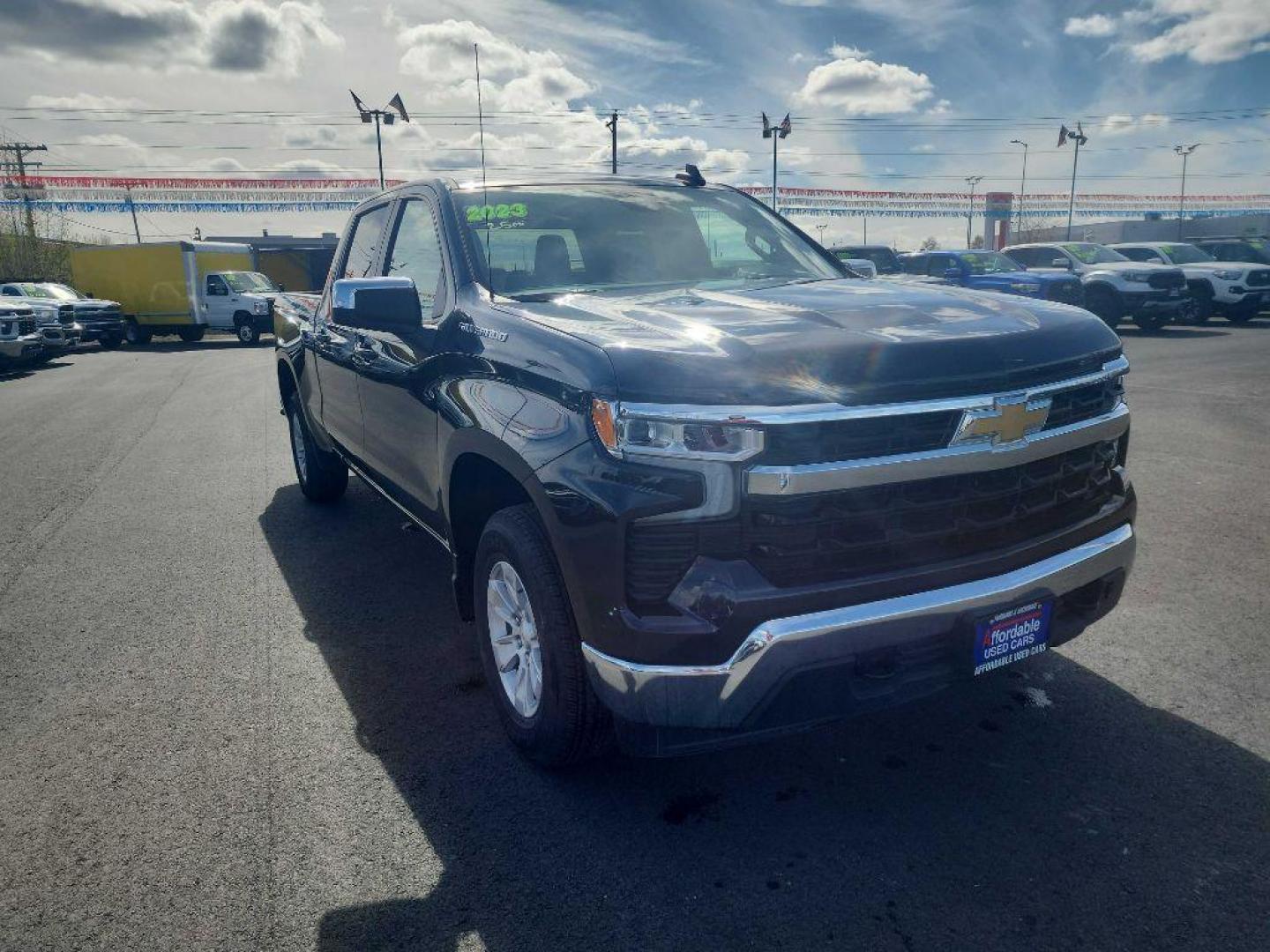 2023 GRAY CHEVROLET SILVERADO 1500 LT (1GCUDDED9PZ) with an 5.3L engine, Automatic transmission, located at 2525 S. Cushman, Fairbanks, AK, 99701, (907) 452-5707, 64.824036, -147.712311 - Photo#3