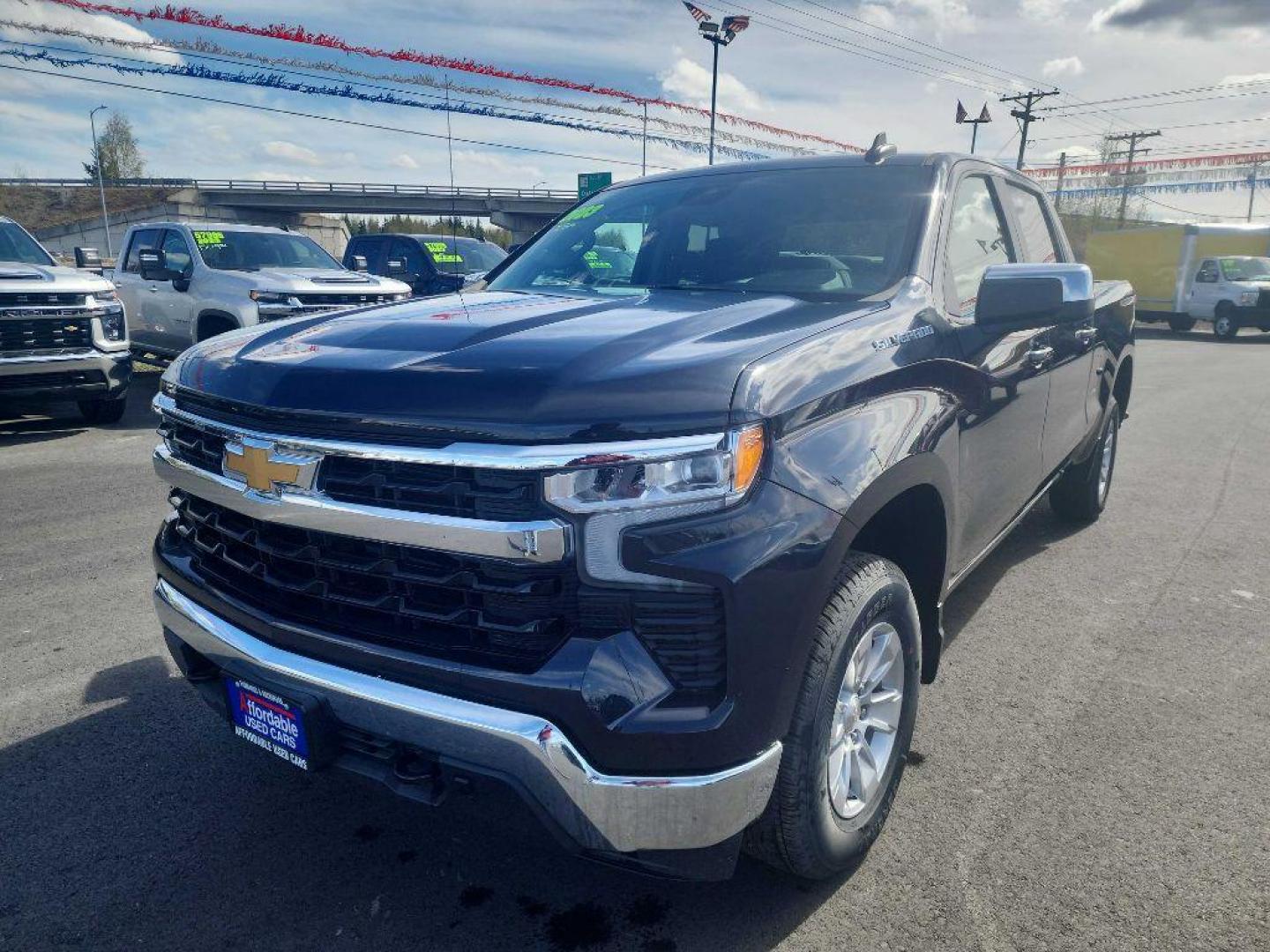 2023 GRAY CHEVROLET SILVERADO 1500 LT (1GCUDDED9PZ) with an 5.3L engine, Automatic transmission, located at 2525 S. Cushman, Fairbanks, AK, 99701, (907) 452-5707, 64.824036, -147.712311 - Photo#4