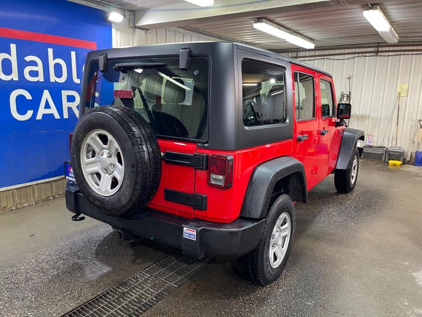 2018 RED JEEP WRANGLER UNLIMI SPORT (1C4BJWDG2JL) with an 3.6L engine, Automatic transmission, located at 2525 S. Cushman, Fairbanks, AK, 99701, (907) 452-5707, 64.824036, -147.712311 - Photo#2