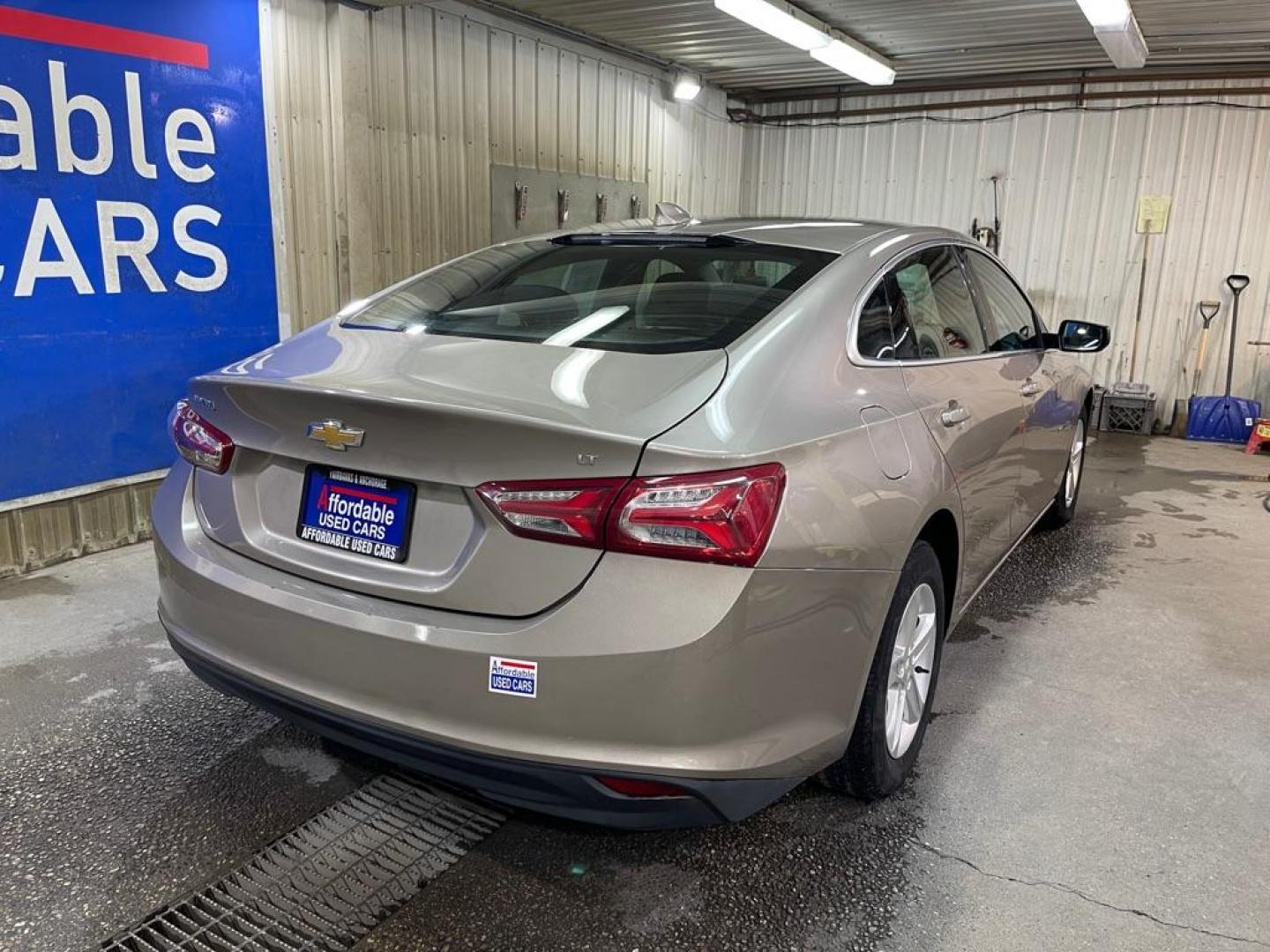 2022 GOLD CHEVROLET MALIBU LT (1G1ZD5ST5NF) with an 1.5L engine, Continuously Variable transmission, located at 2525 S. Cushman, Fairbanks, AK, 99701, (907) 452-5707, 64.824036, -147.712311 - Photo#2