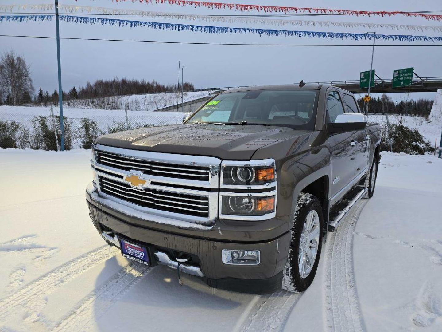 2014 TAN CHEVROLET SILVERADO 1500 HIGH COUNTRY (3GCUKTEC9EG) with an 5.3L engine, Automatic transmission, located at 2525 S. Cushman, Fairbanks, AK, 99701, (907) 452-5707, 64.824036, -147.712311 - Photo#1