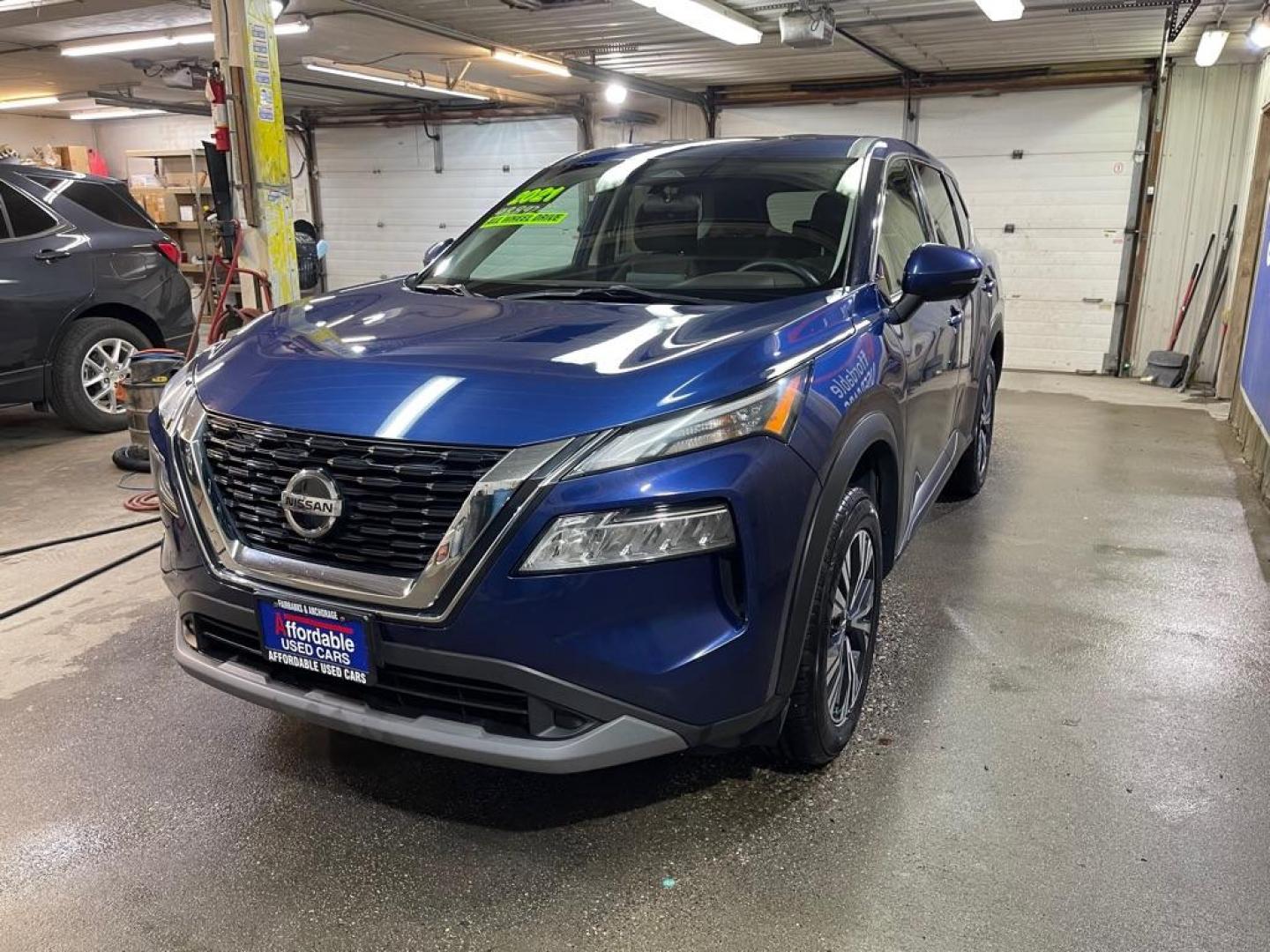 2021 BLUE NISSAN ROGUE SV (5N1AT3BB6MC) with an 2.5L engine, Continuously Variable transmission, located at 2525 S. Cushman, Fairbanks, AK, 99701, (907) 452-5707, 64.824036, -147.712311 - Photo#1