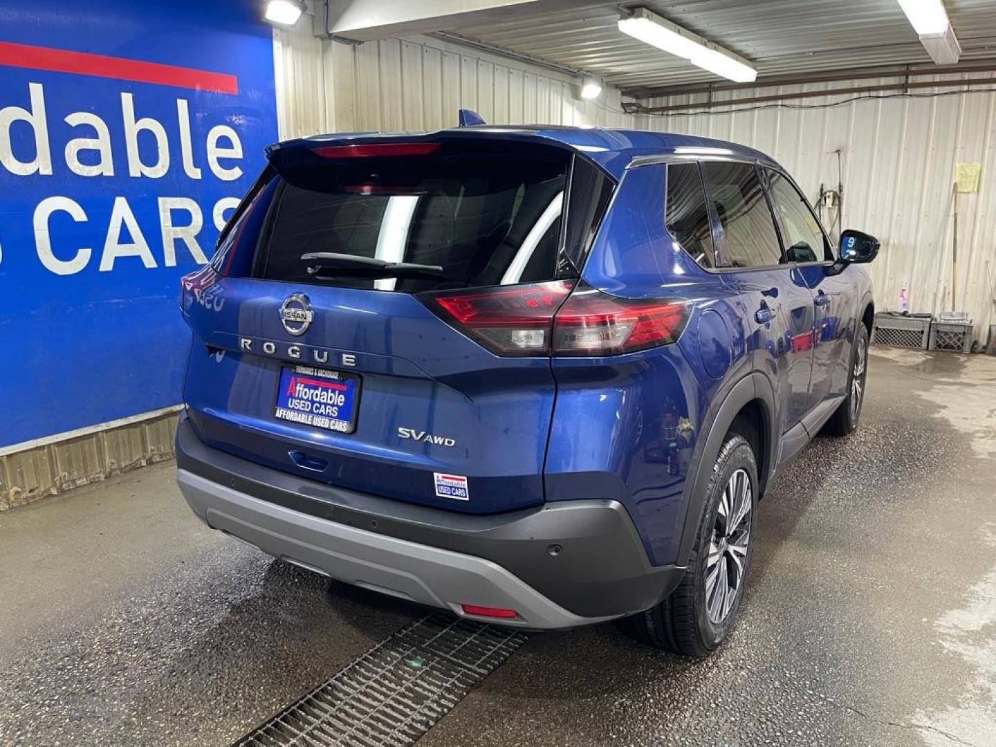 2021 BLUE NISSAN ROGUE SV (5N1AT3BB6MC) with an 2.5L engine, Continuously Variable transmission, located at 2525 S. Cushman, Fairbanks, AK, 99701, (907) 452-5707, 64.824036, -147.712311 - Photo#2