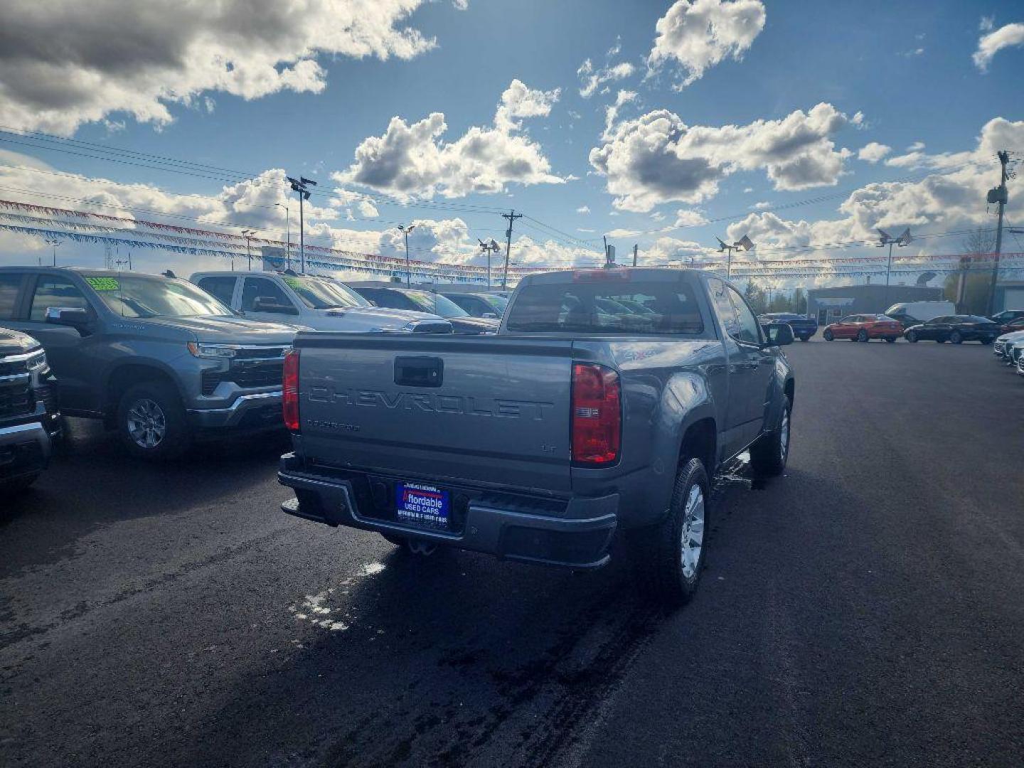 2021 GRAY CHEVROLET COLORADO LT (1GCHTCEA0M1) with an 2.5L engine, Automatic transmission, located at 2525 S. Cushman, Fairbanks, AK, 99701, (907) 452-5707, 64.824036, -147.712311 - Photo#3