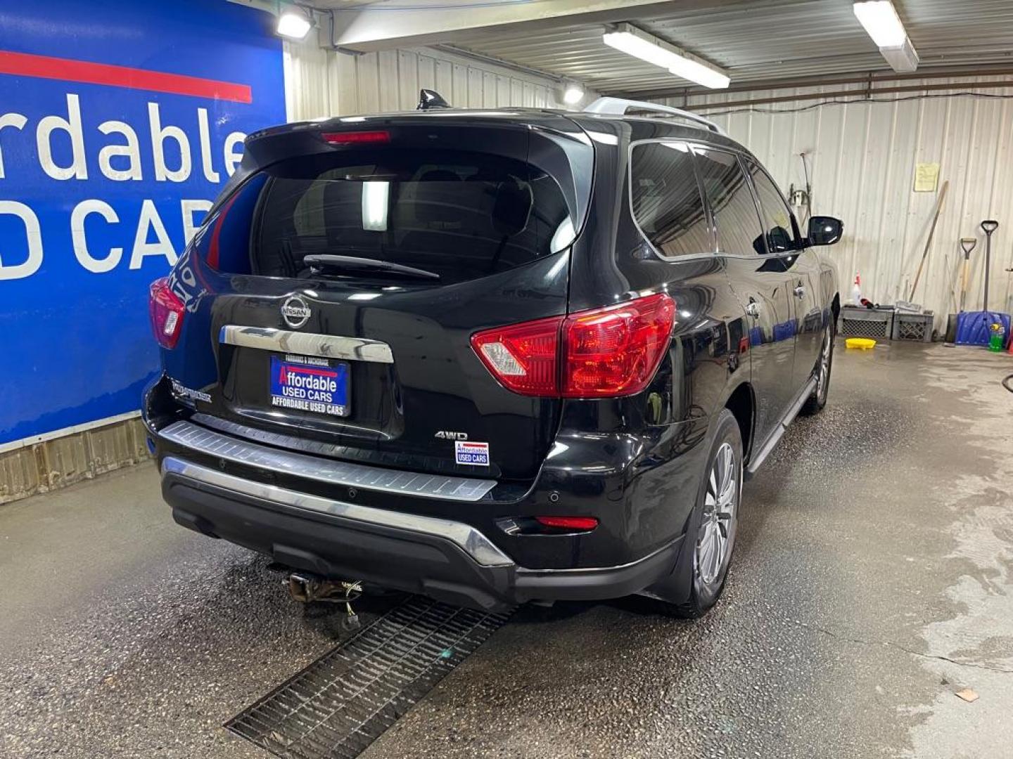 2020 BLACK NISSAN PATHFINDER S (5N1DR2AM2LC) with an 3.5L engine, Continuously Variable transmission, located at 2525 S. Cushman, Fairbanks, AK, 99701, (907) 452-5707, 64.824036, -147.712311 - Photo#2