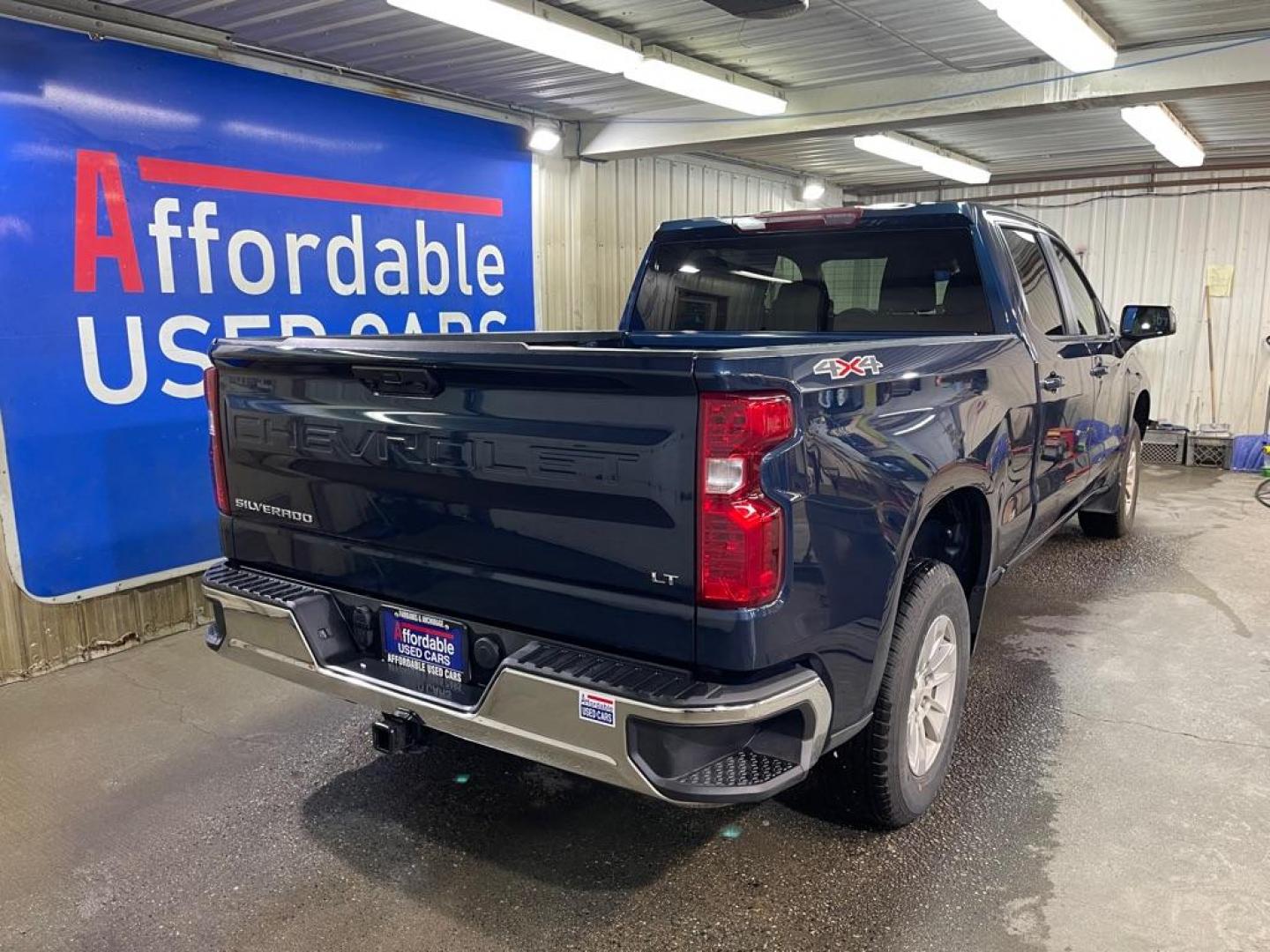 2023 BLUE CHEVROLET SILVERADO 1500 LT (3GCUDDEDXPG) with an 5.3L engine, Automatic transmission, located at 2525 S. Cushman, Fairbanks, AK, 99701, (907) 452-5707, 64.824036, -147.712311 - Photo#2