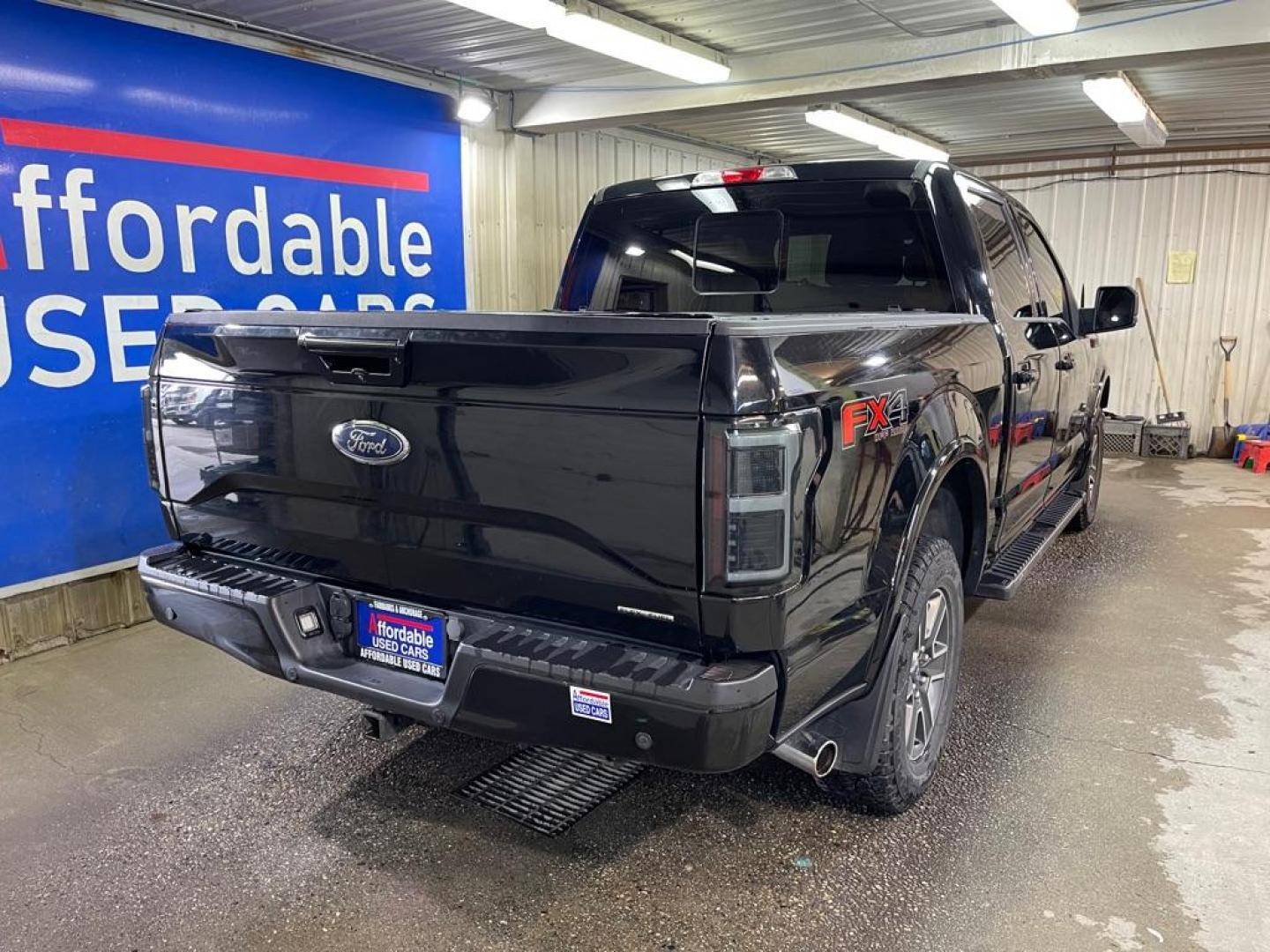 2016 BLACK FORD F150 5.0L SUPERCREW (1FTEW1EF8GK) with an 5.0L engine, Automatic transmission, located at 2525 S. Cushman, Fairbanks, AK, 99701, (907) 452-5707, 64.824036, -147.712311 - Photo#2