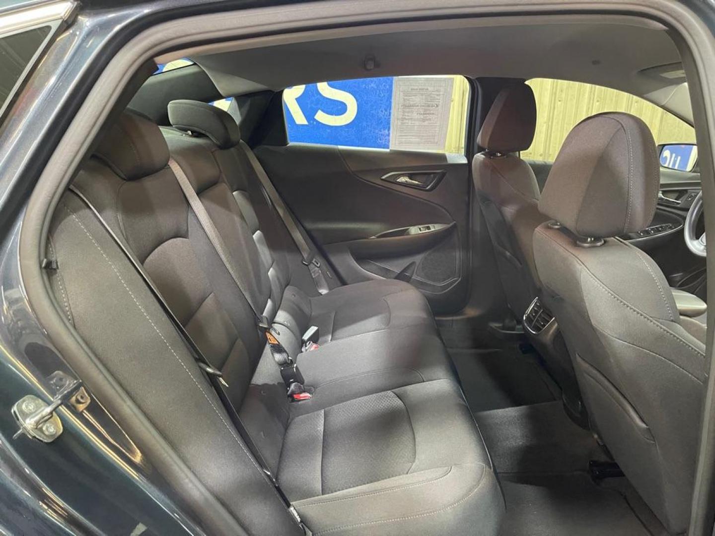 2020 GRAY CHEVROLET MALIBU LT (1G1ZD5ST1LF) with an 1.5L engine, Continuously Variable transmission, located at 2525 S. Cushman, Fairbanks, AK, 99701, (907) 452-5707, 64.824036, -147.712311 - Photo#4