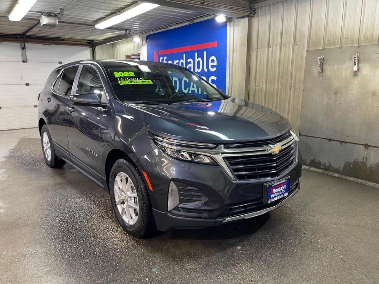 2022 GRAY CHEVROLET EQUINOX LT (2GNAXUEVXN6) with an 1.5L engine, Automatic transmission, located at 2525 S. Cushman, Fairbanks, AK, 99701, (907) 452-5707, 64.824036, -147.712311 - Photo#0