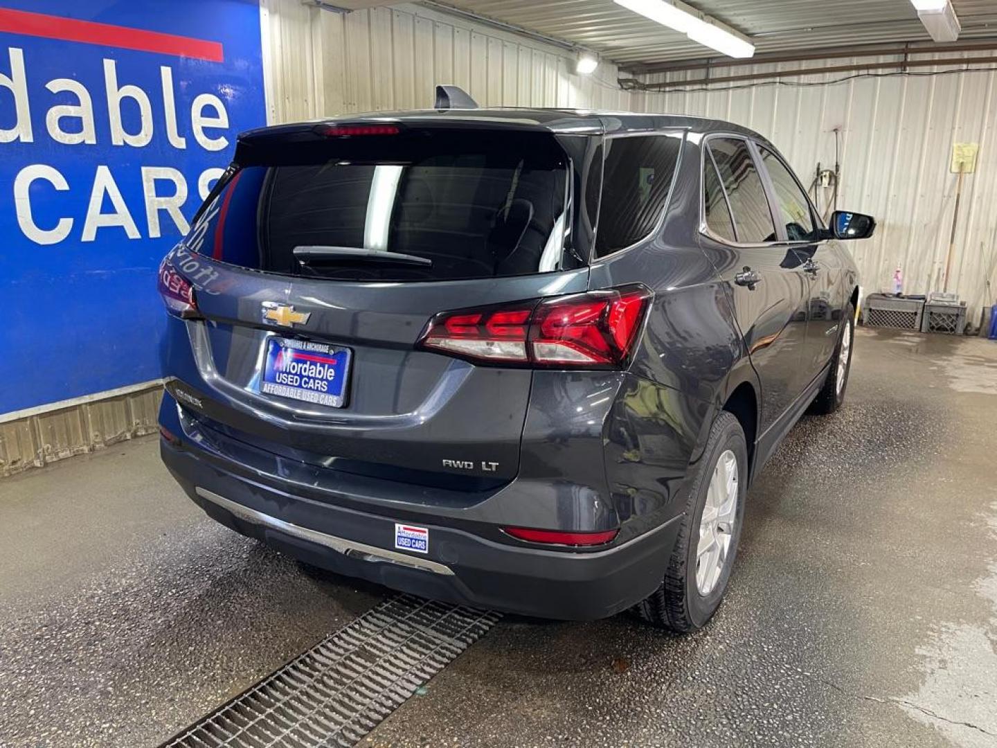 2022 GRAY CHEVROLET EQUINOX LT (2GNAXUEVXN6) with an 1.5L engine, Automatic transmission, located at 2525 S. Cushman, Fairbanks, AK, 99701, (907) 452-5707, 64.824036, -147.712311 - Photo#2