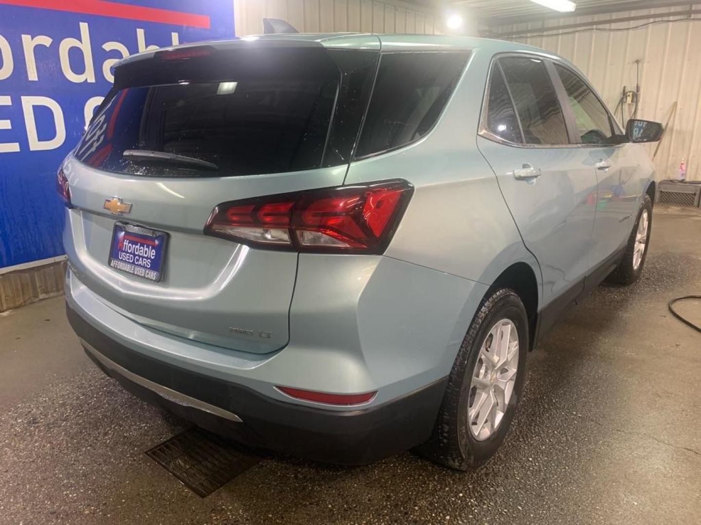 2022 BLUE CHEVROLET EQUINOX LT (2GNAXUEV7N6) with an 1.5L engine, Automatic transmission, located at 2525 S. Cushman, Fairbanks, AK, 99701, (907) 452-5707, 64.824036, -147.712311 - Photo#3