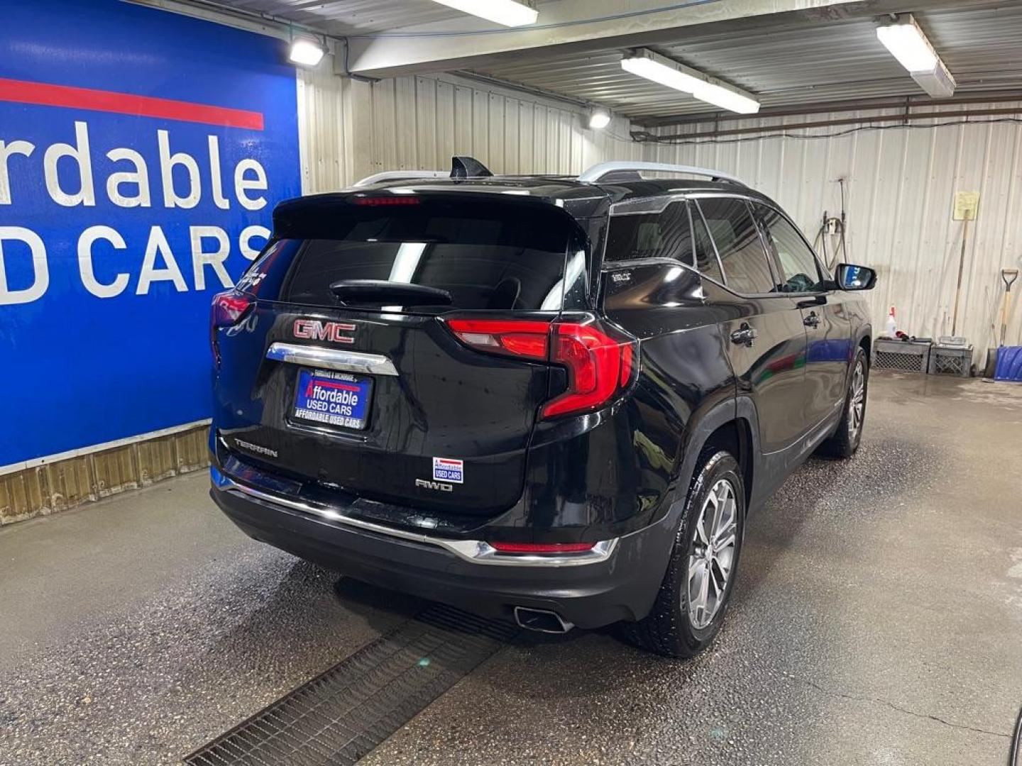 2018 BLACK GMC TERRAIN SLT (3GKALVEX0JL) with an 2.0L engine, Automatic transmission, located at 2525 S. Cushman, Fairbanks, AK, 99701, (907) 452-5707, 64.824036, -147.712311 - Photo#2