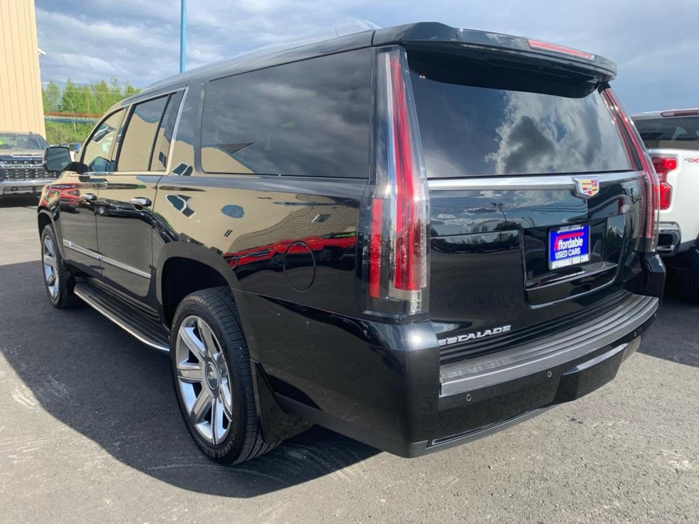 2015 BLACK CADILLAC ESCALADE ESV PREMIUM (1GYS4TKJXFR) with an 6.2L engine, Automatic transmission, located at 2525 S. Cushman, Fairbanks, AK, 99701, (907) 452-5707, 64.824036, -147.712311 - Photo#2