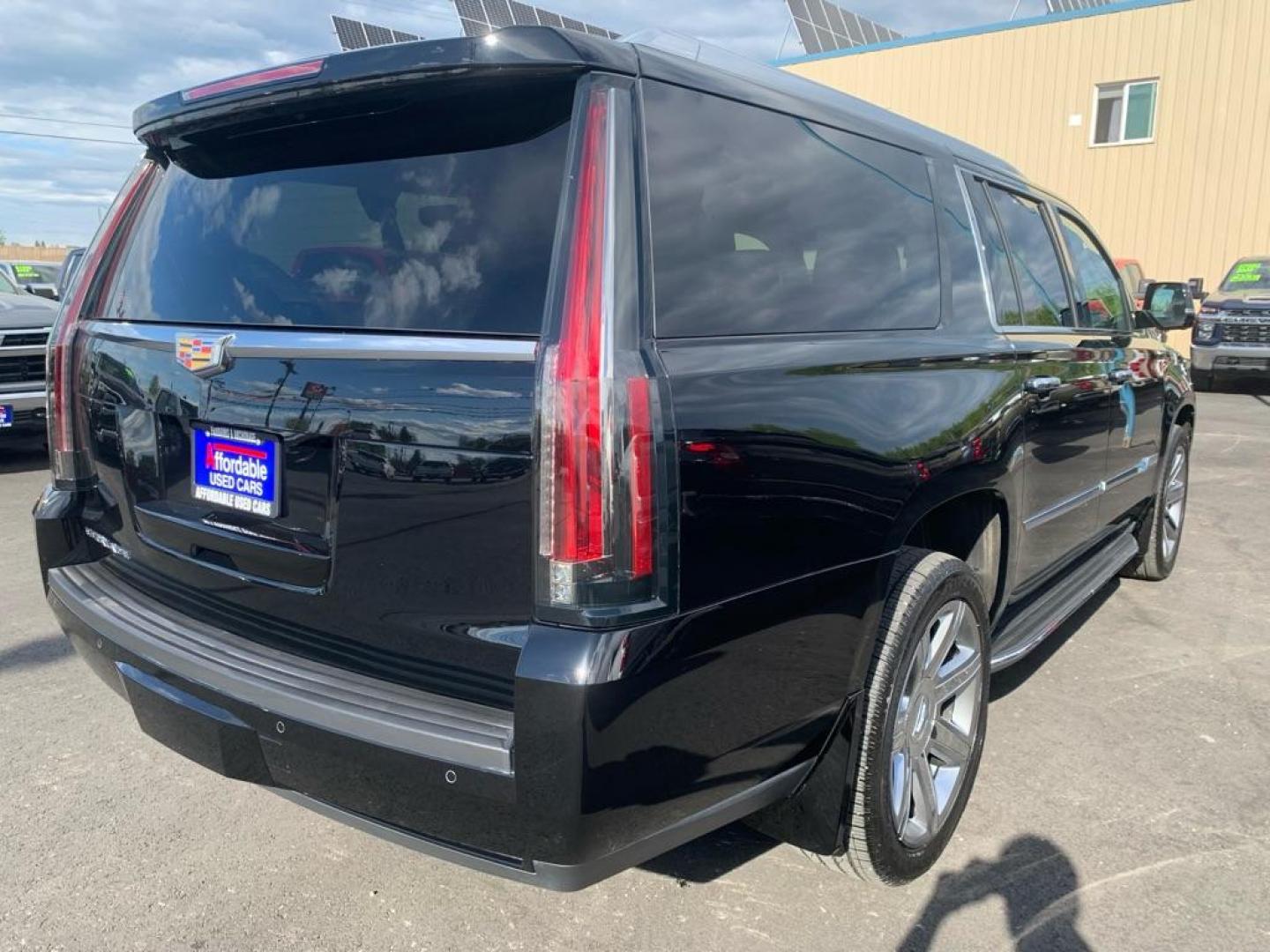 2015 BLACK CADILLAC ESCALADE ESV PREMIUM (1GYS4TKJXFR) with an 6.2L engine, Automatic transmission, located at 2525 S. Cushman, Fairbanks, AK, 99701, (907) 452-5707, 64.824036, -147.712311 - Photo#3