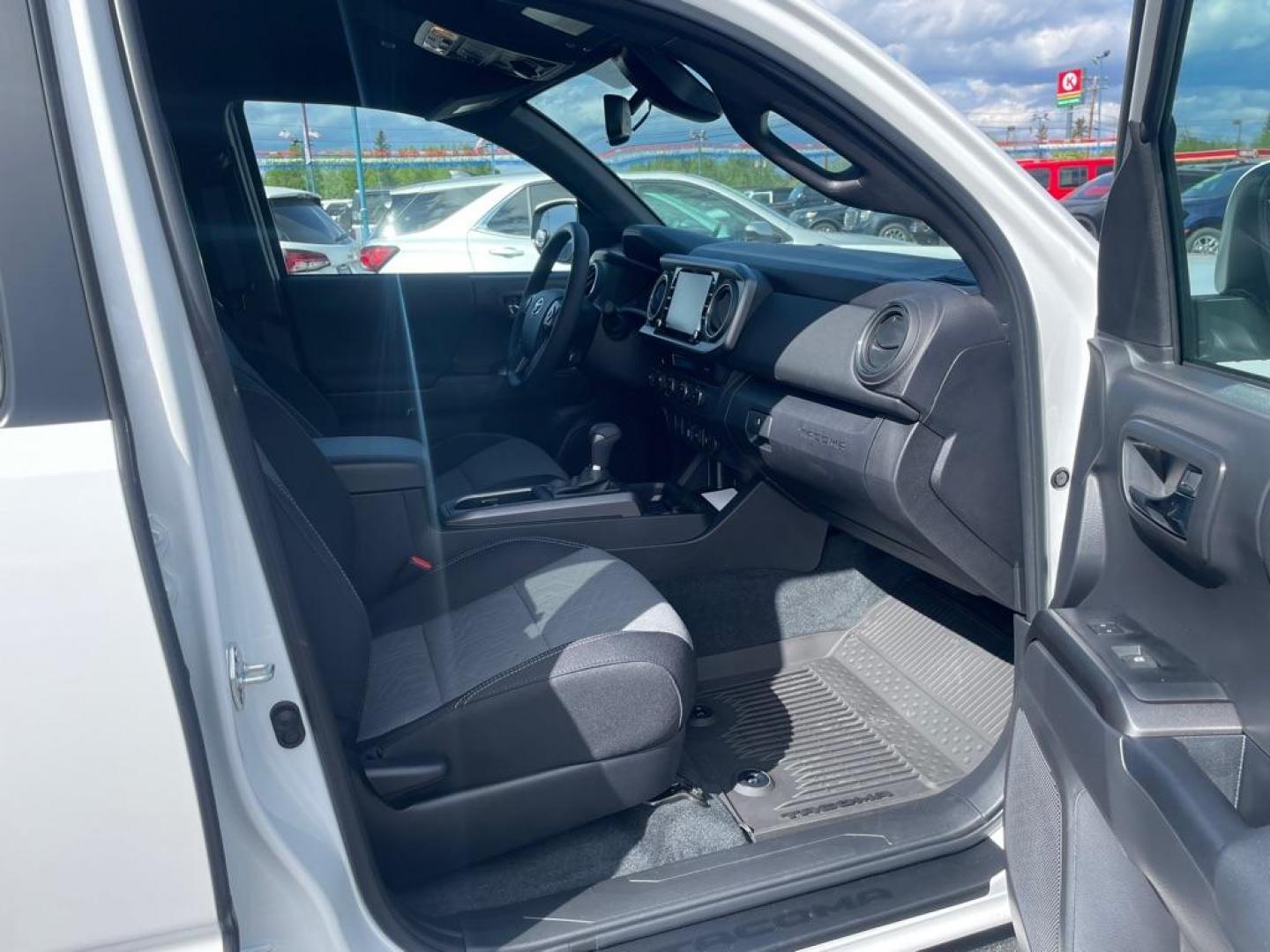 2023 WHITE TOYOTA TACOMA DOUBLE CAB (3TMCZ5AN1PM) with an 3.5L engine, Automatic transmission, located at 2525 S. Cushman, Fairbanks, AK, 99701, (907) 452-5707, 64.824036, -147.712311 - Photo#5