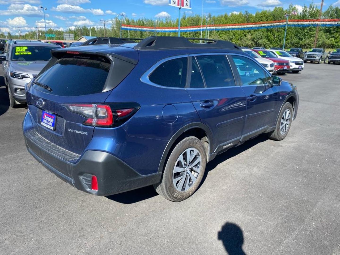 2021 BLUE SUBARU OUTBACK PREMIUM (4S4BTADC8M3) with an 2.5L engine, Continuously Variable transmission, located at 2525 S. Cushman, Fairbanks, AK, 99701, (907) 452-5707, 64.824036, -147.712311 - Photo#2