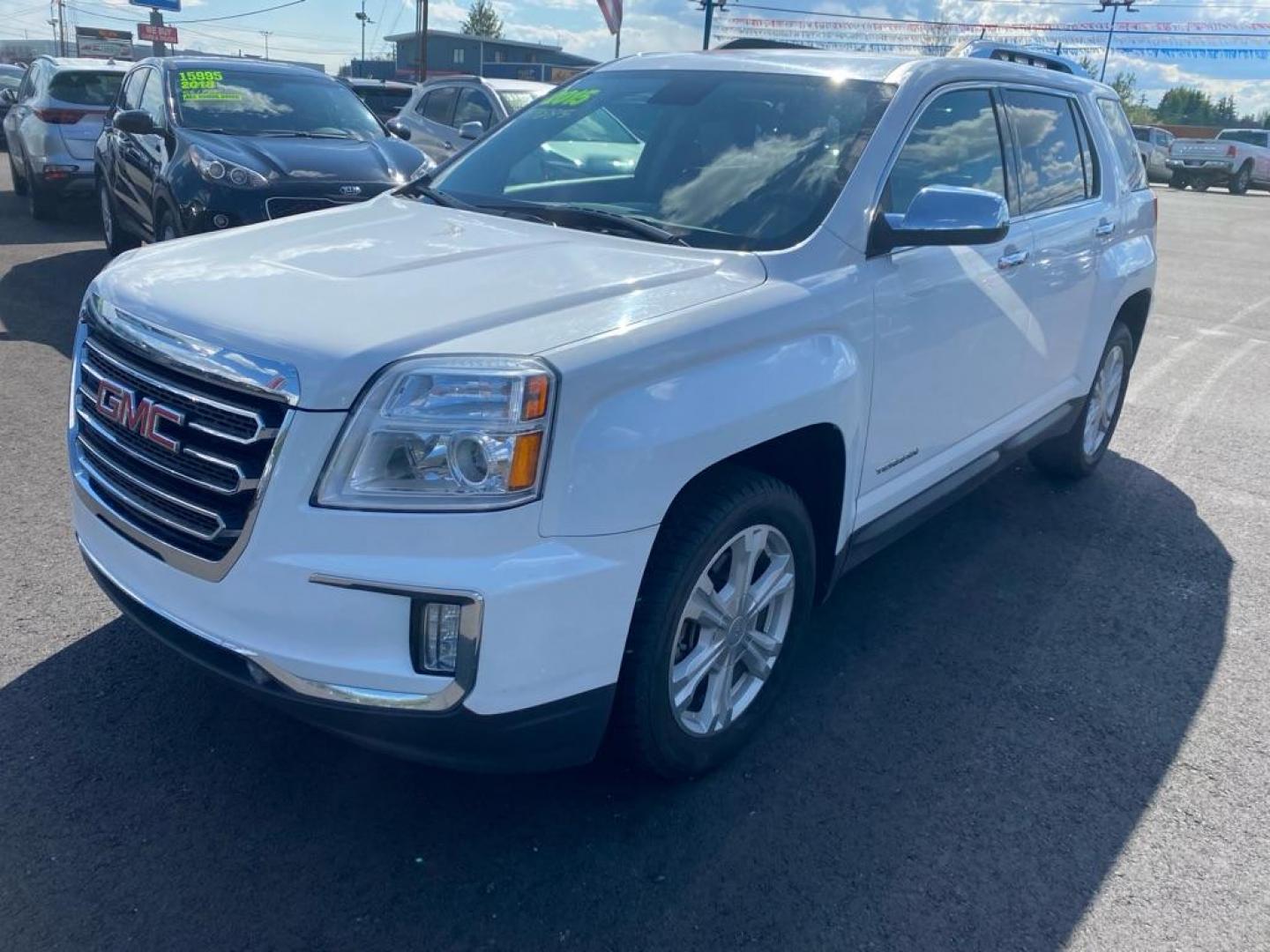 2017 WHITE GMC TERRAIN SLT (2GKALPEK3H6) with an 2.4L engine, Automatic transmission, located at 2525 S. Cushman, Fairbanks, AK, 99701, (907) 452-5707, 64.824036, -147.712311 - Photo#0