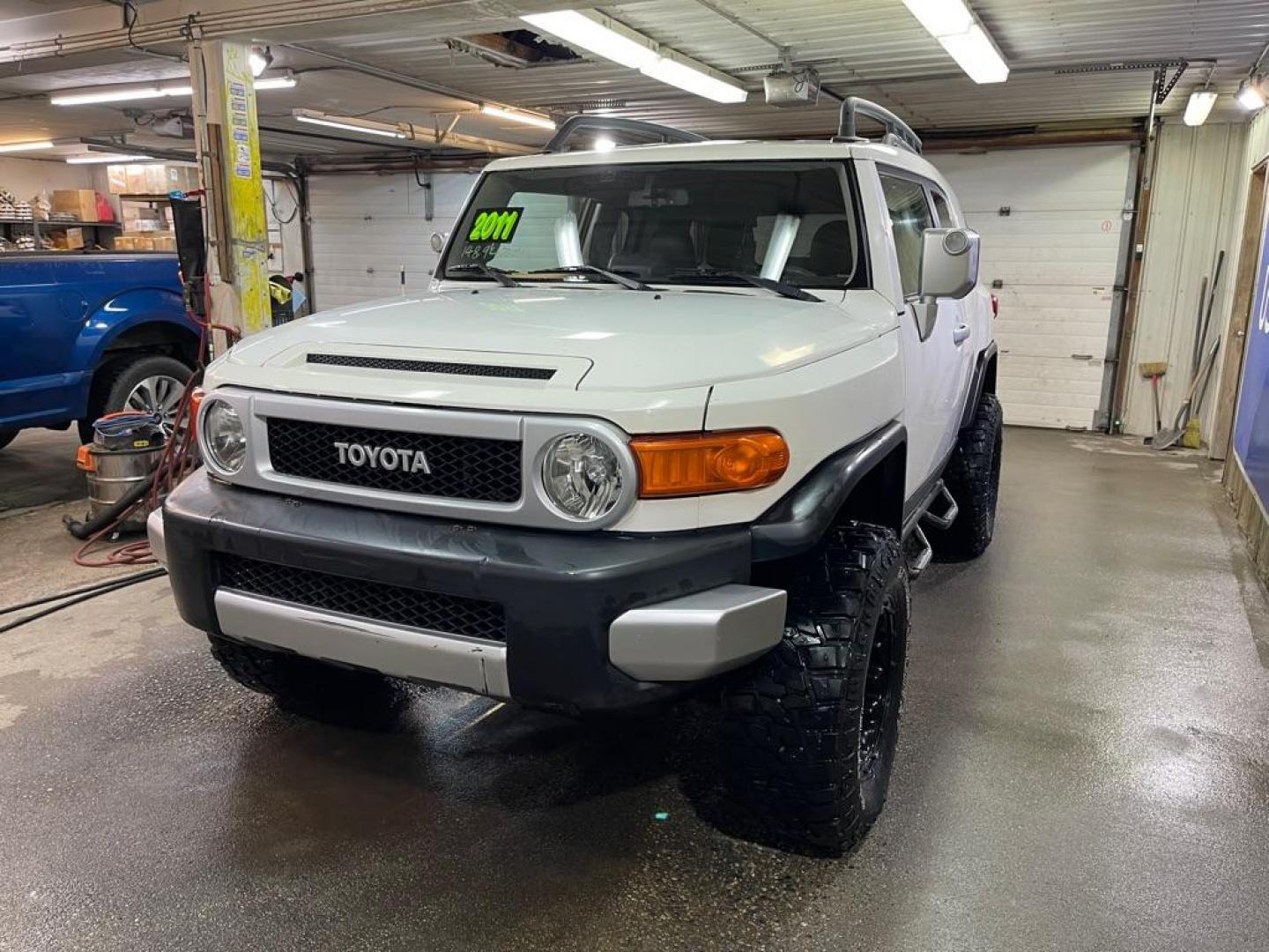 2011 WHITE TOYOTA FJ CRUISER (JTEBU4BF9BK) with an 4.0L engine, Automatic transmission, located at 2525 S. Cushman, Fairbanks, AK, 99701, (907) 452-5707, 64.824036, -147.712311 - Photo#1